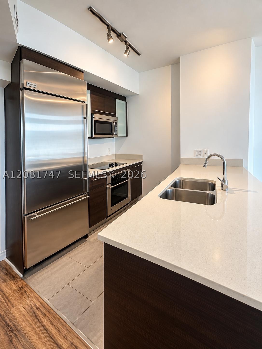 image 500 Brickell East5