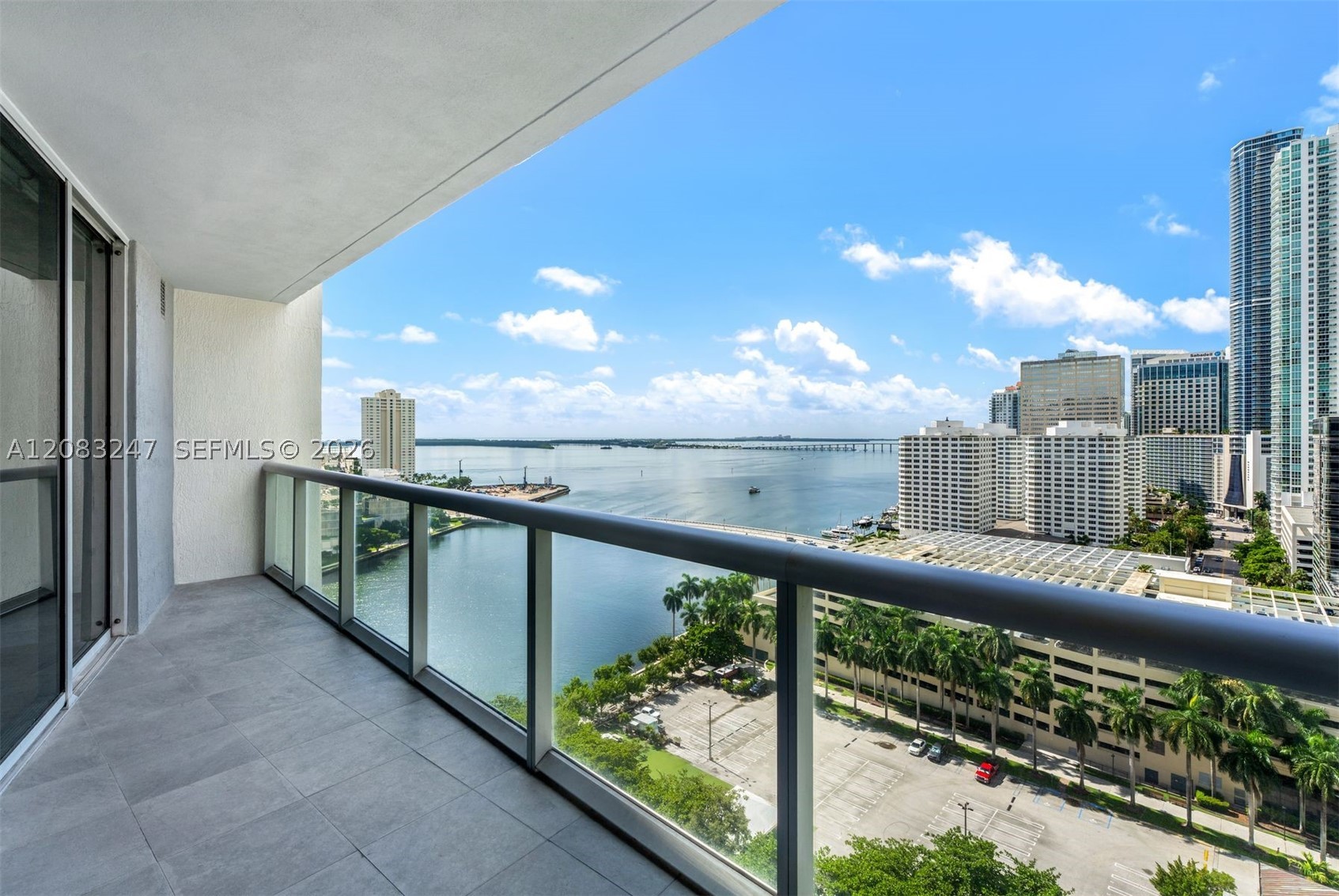 495 Brickell Ave #1811