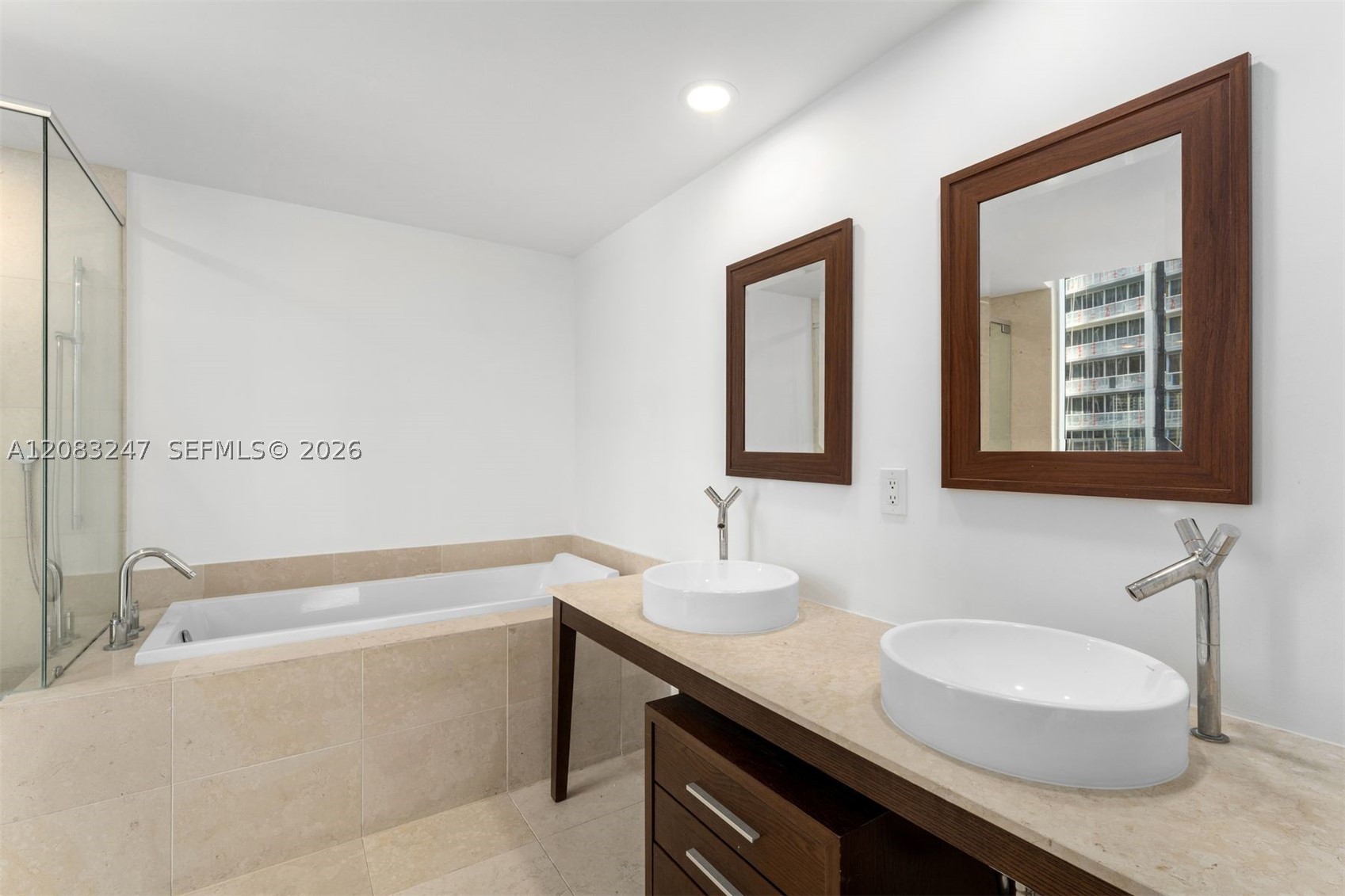 image Icon Brickell II8