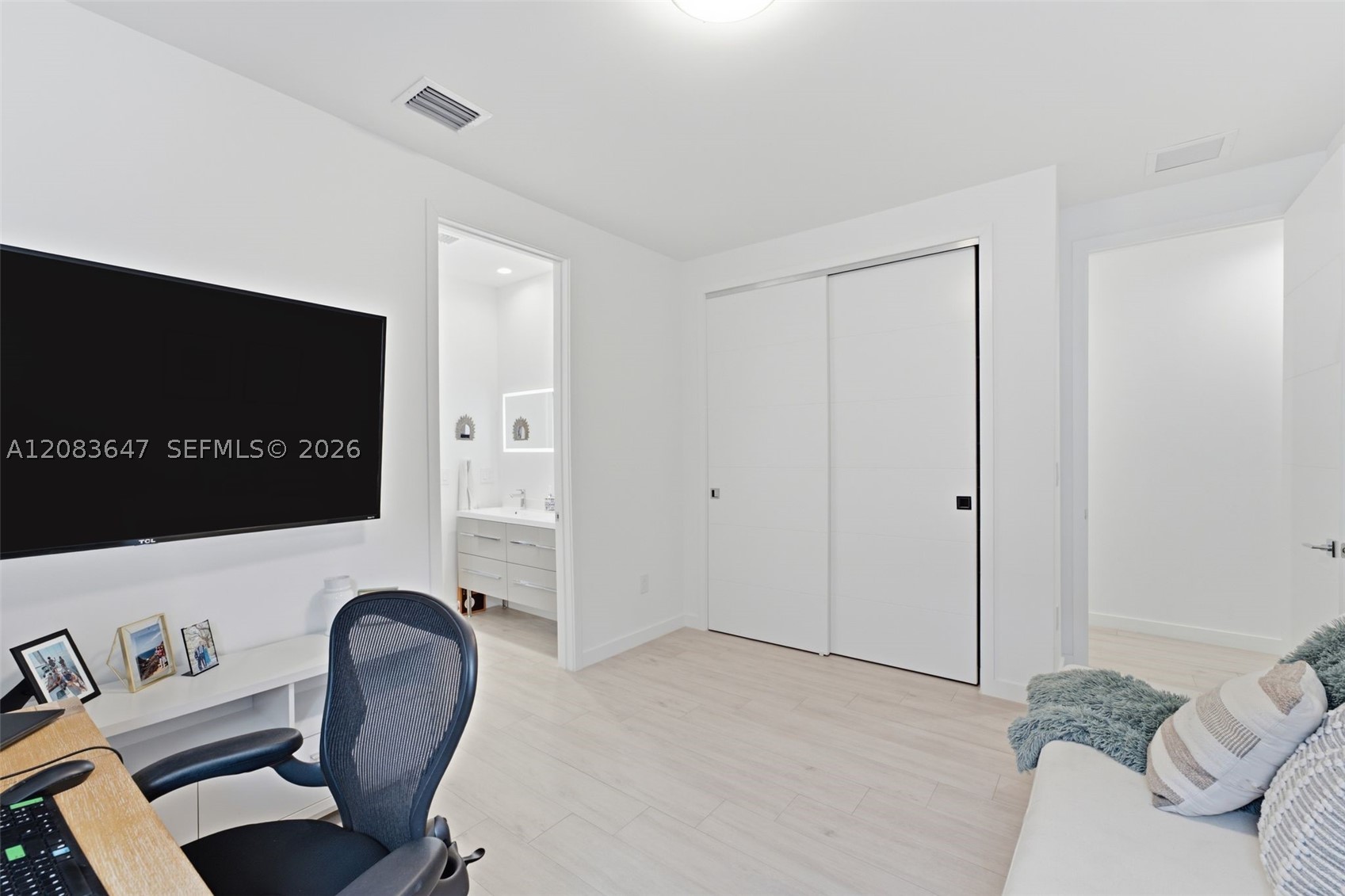 3082 Indiana St Miami, FL 33133