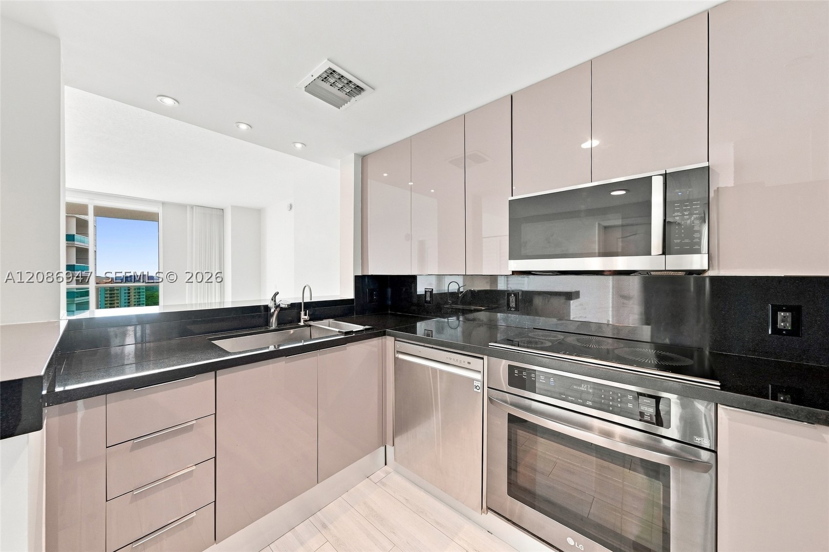 2101 Brickell Ave #3107