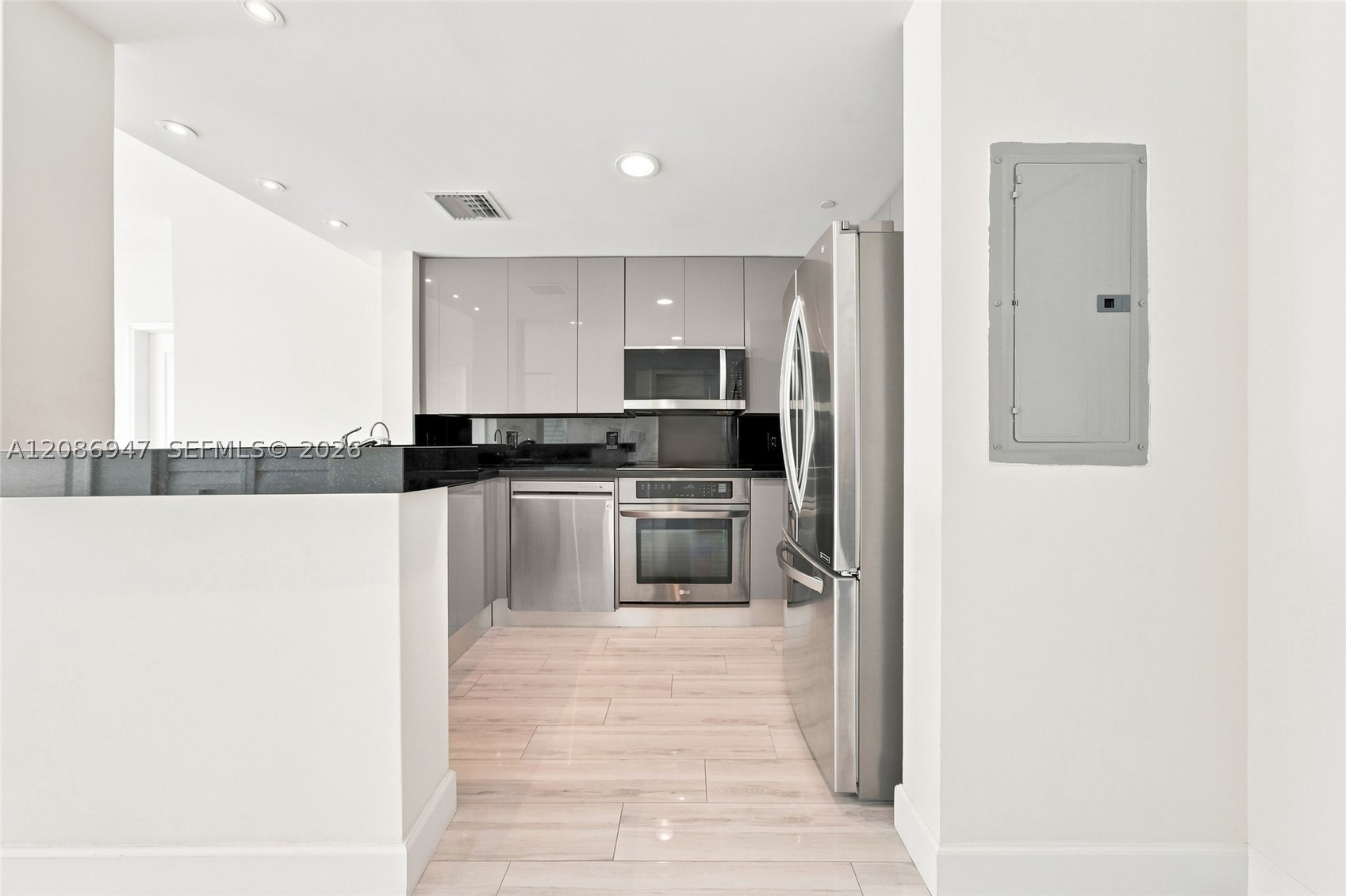 2101 Brickell Ave #3107 Miami, FL 33129