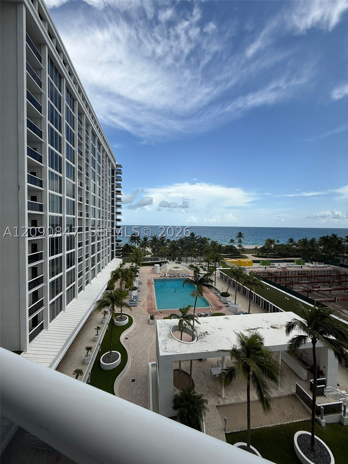 10275 Collins Ave #619