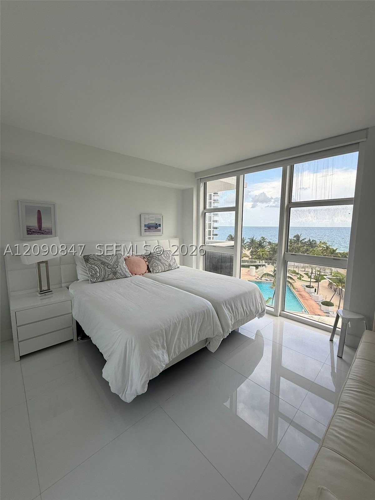 image Harbour House7