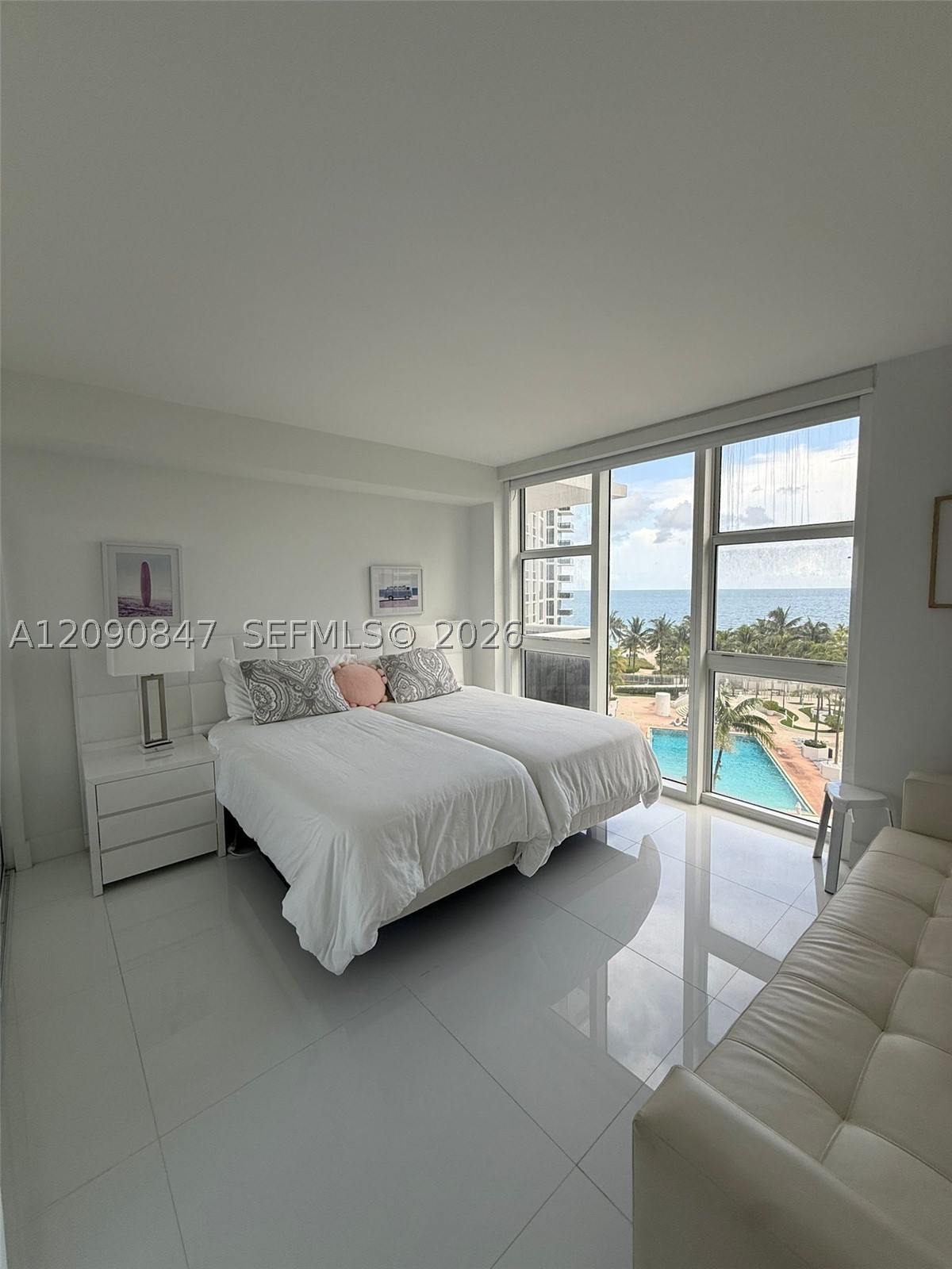 image Harbour House8