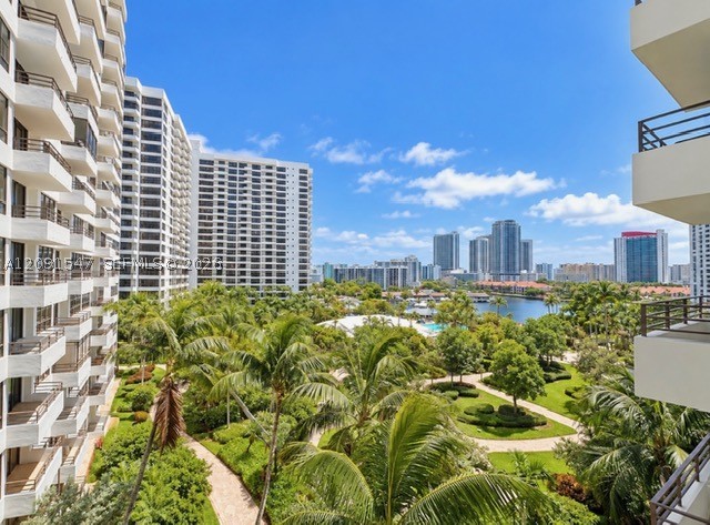 600 Three Iss Blvd #616
