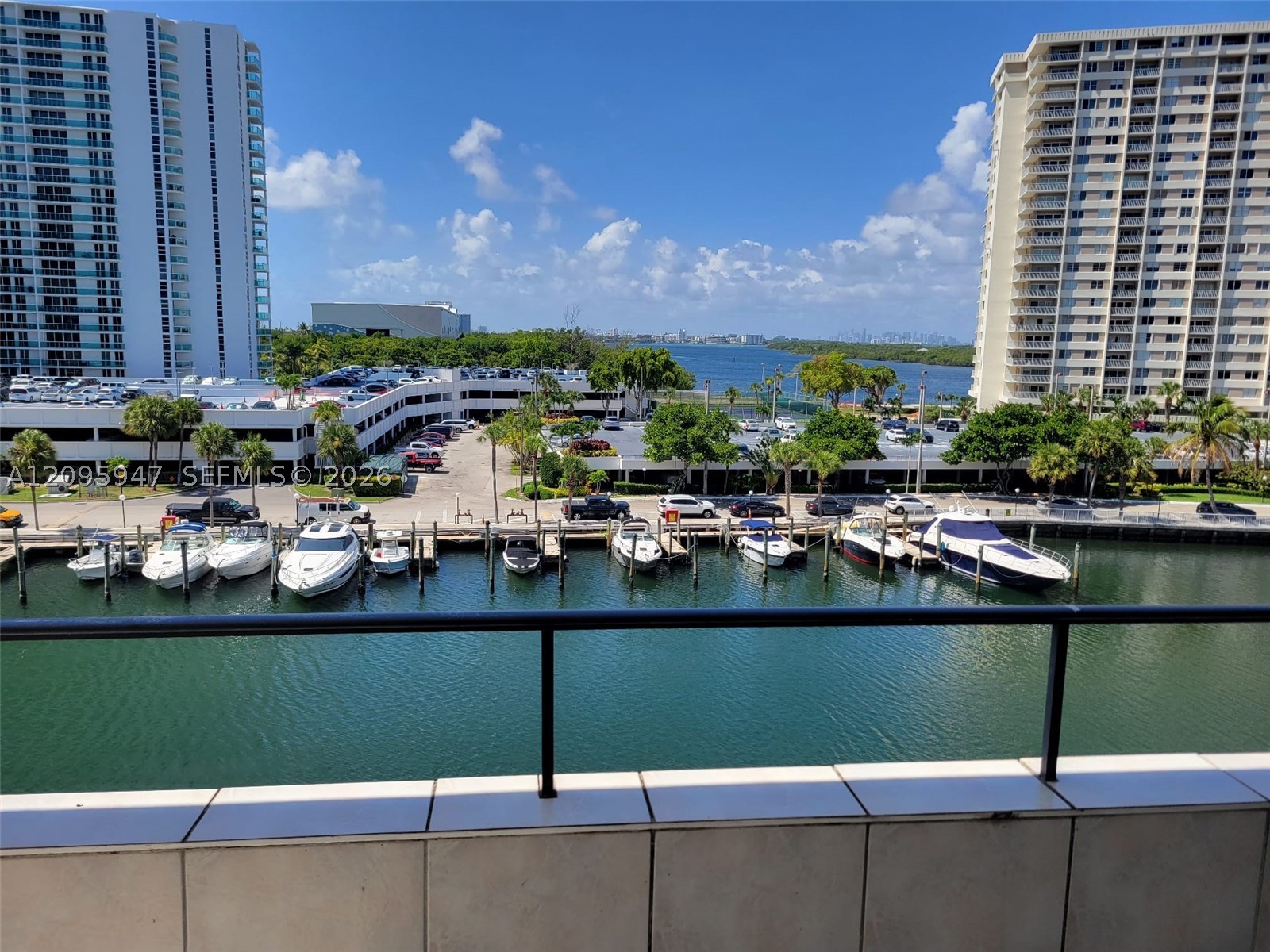 220 Kings Pt Dr #606