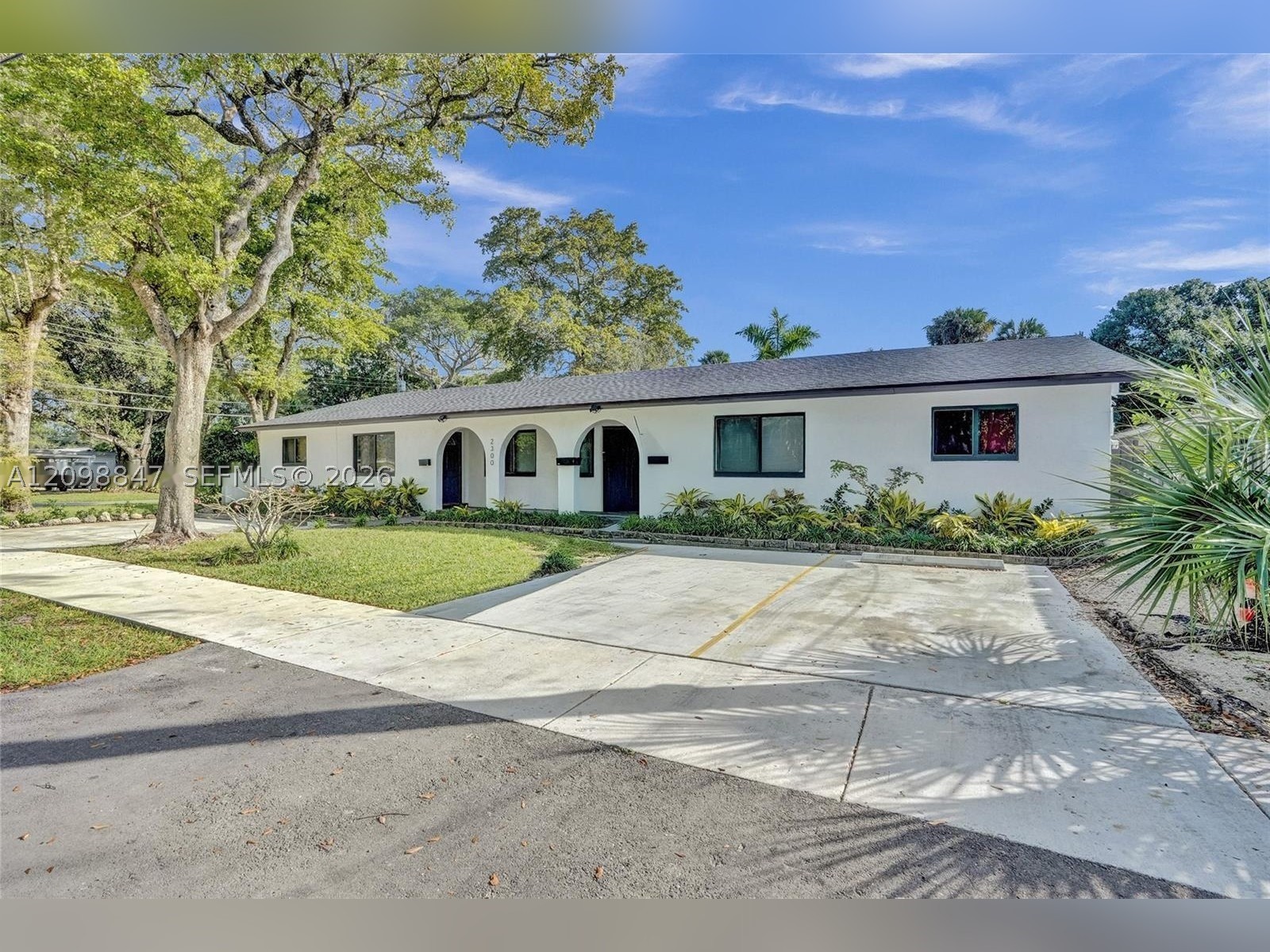 2300 SW 18th Ter Fort Lauderdale, FL 33315
