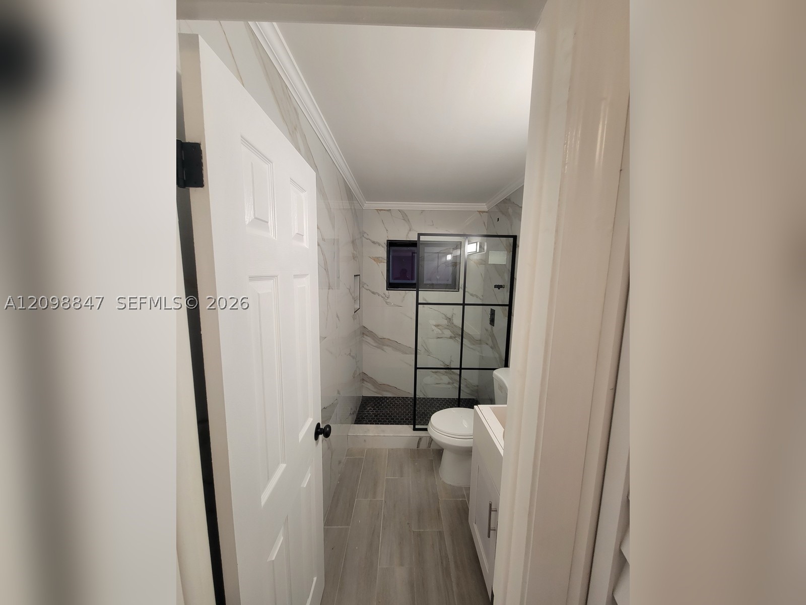 2300 SW 18th Ter Fort Lauderdale, FL 33315