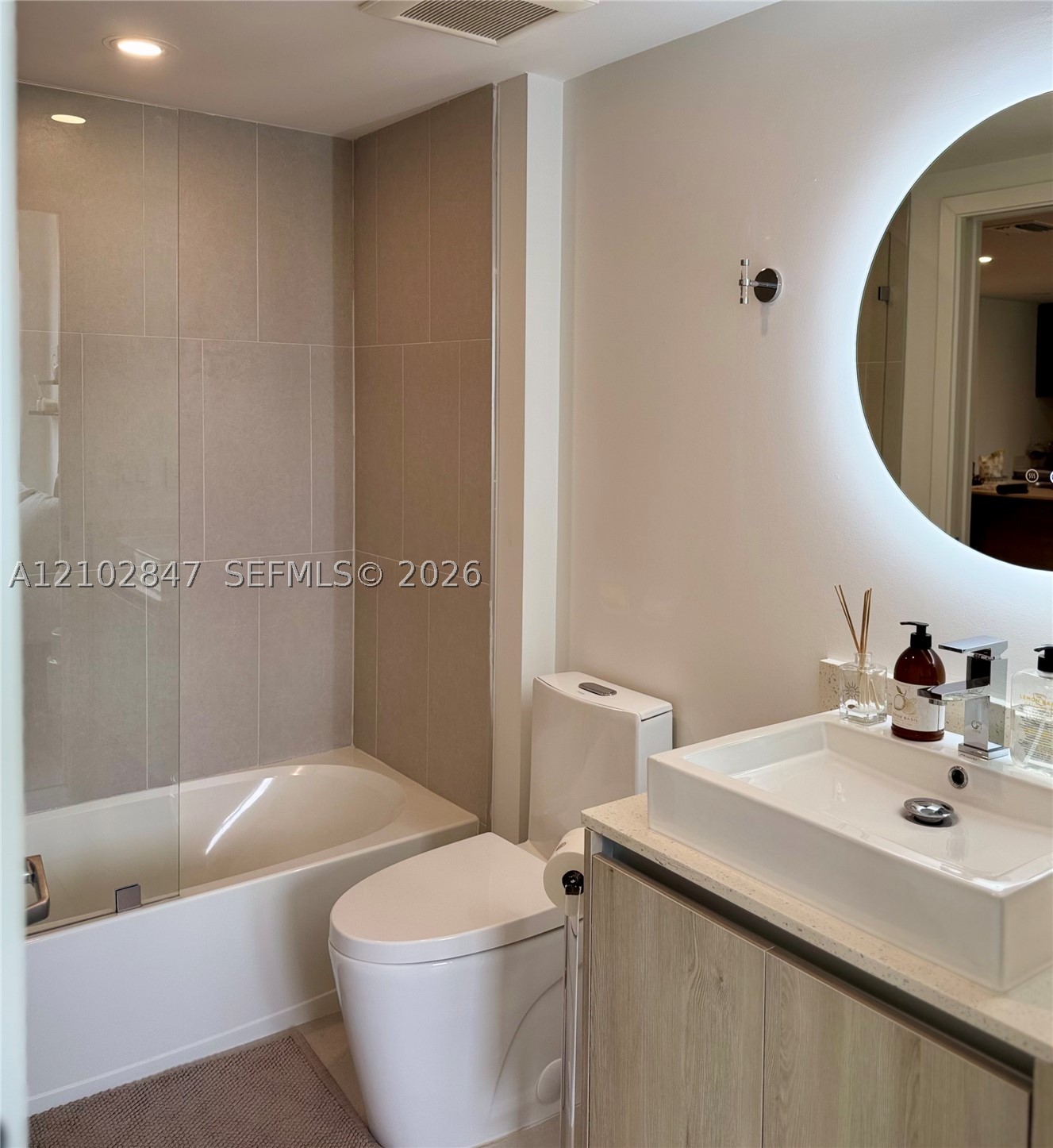 13800 Highland Dr #307 North Miami Beach, FL 33181