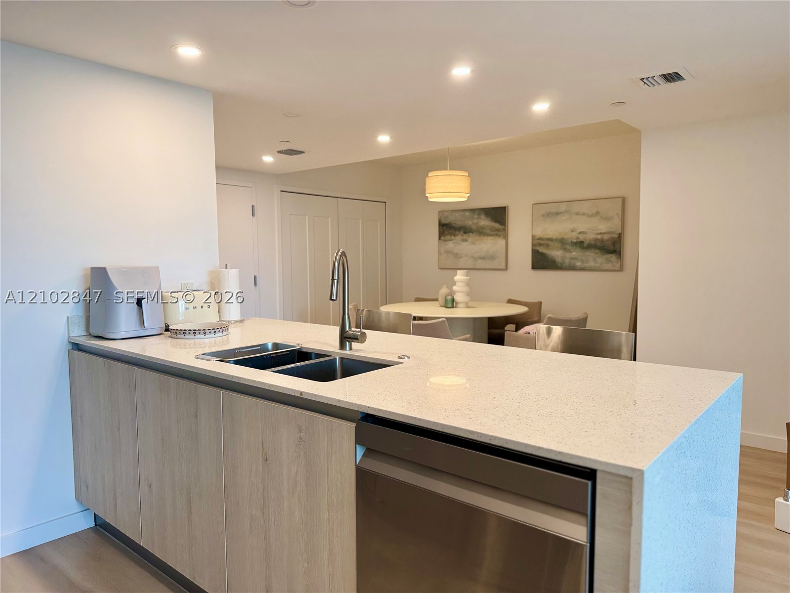 13800 Highland Dr #307 North Miami Beach, FL 33181