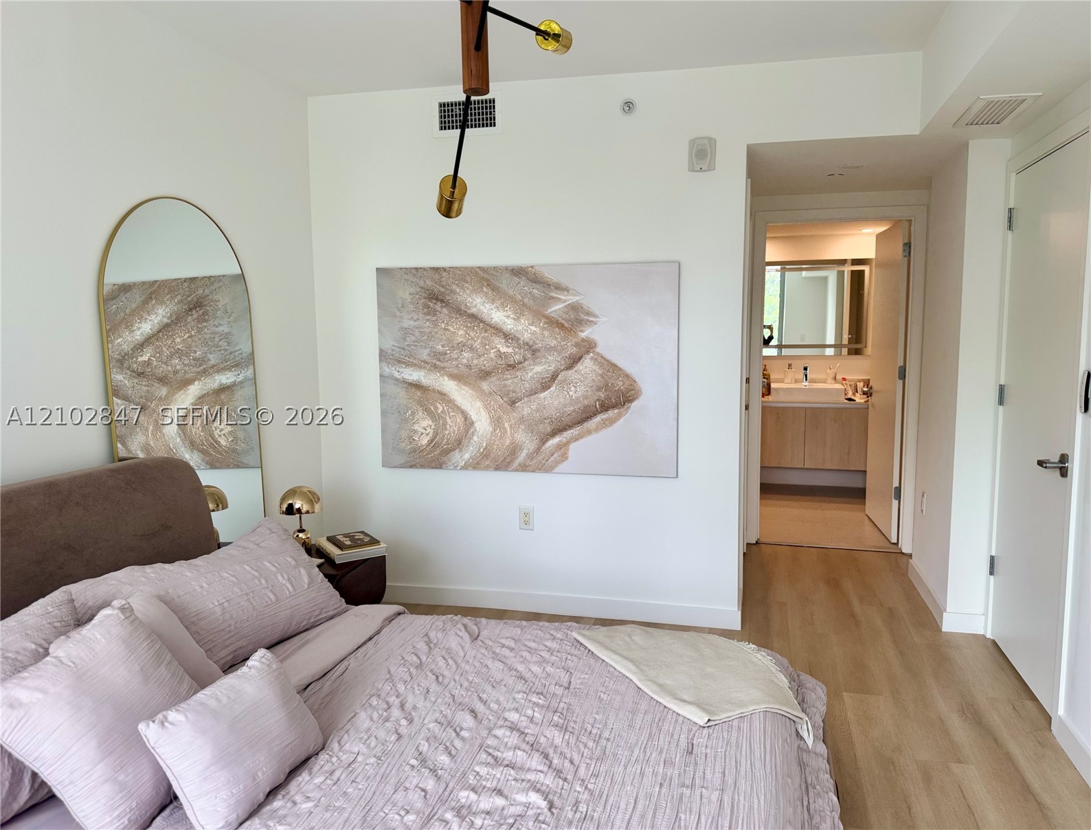 13800 Highland Dr #307 North Miami Beach, FL 33181