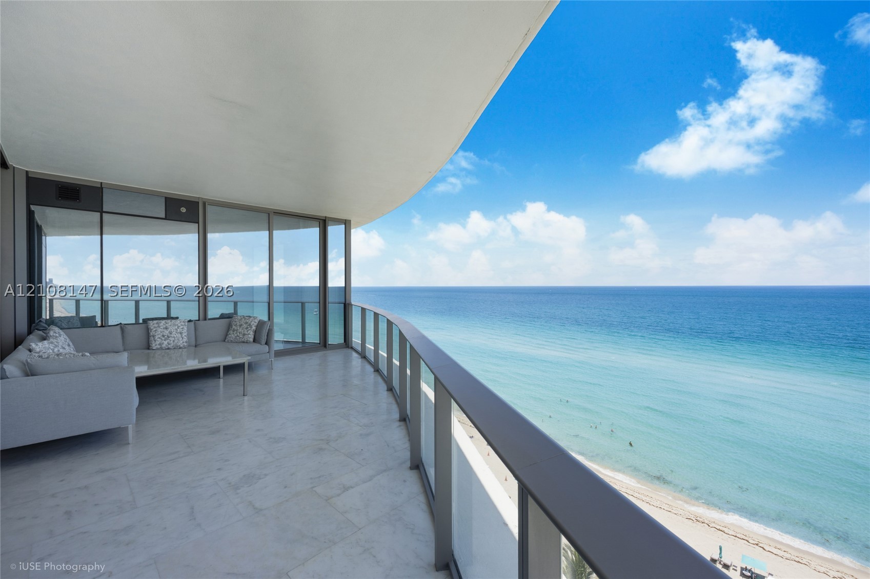 15701 Collins Ave #902