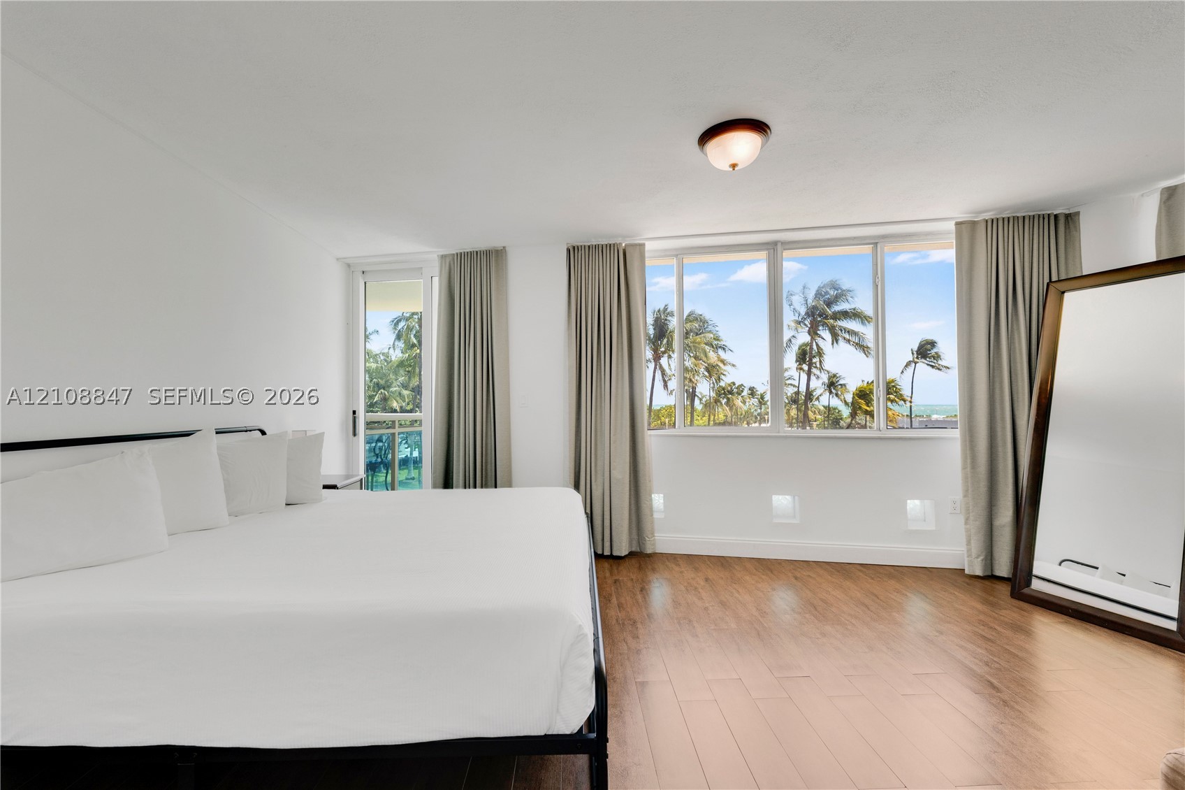 524 Ocean Dr Miami Beach, FL 33139
