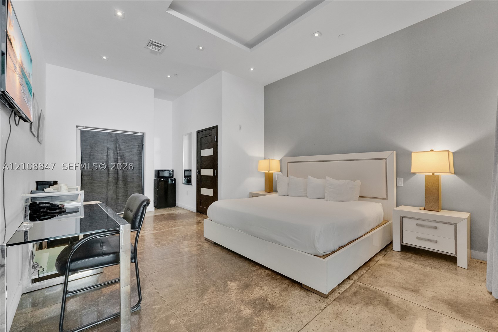524 Ocean Dr Miami Beach, FL 33139