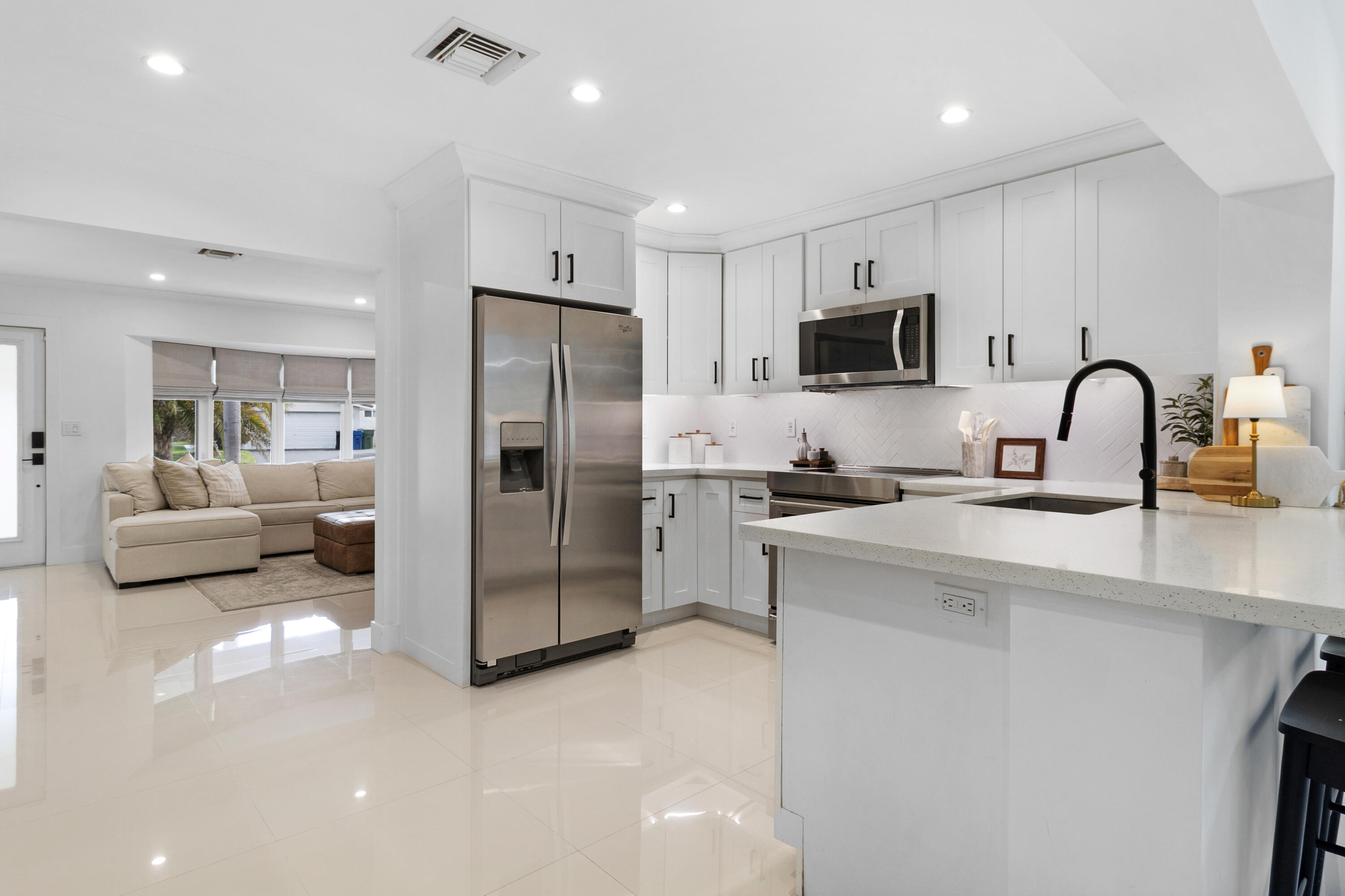 5351 NE 16th Fort Lauderdale, FL 33334