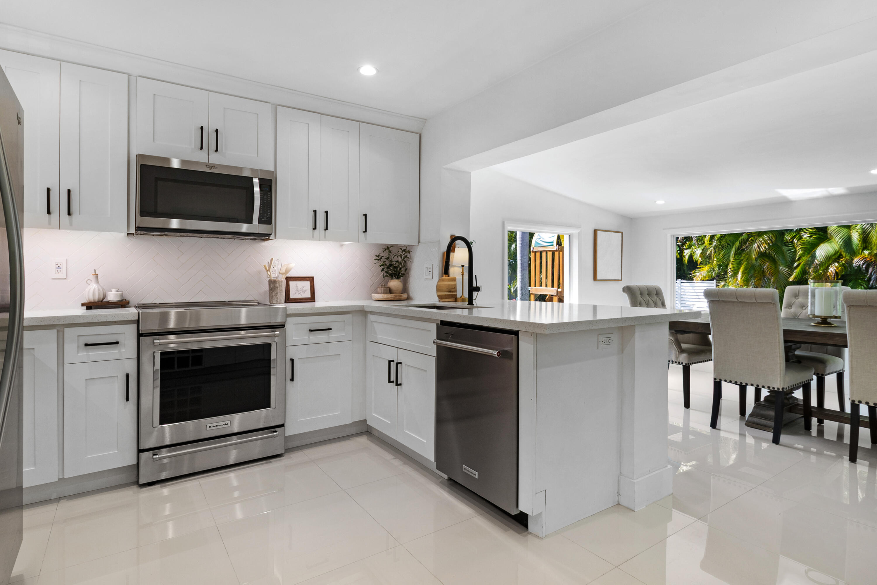 5351 NE 16th Fort Lauderdale, FL 33334