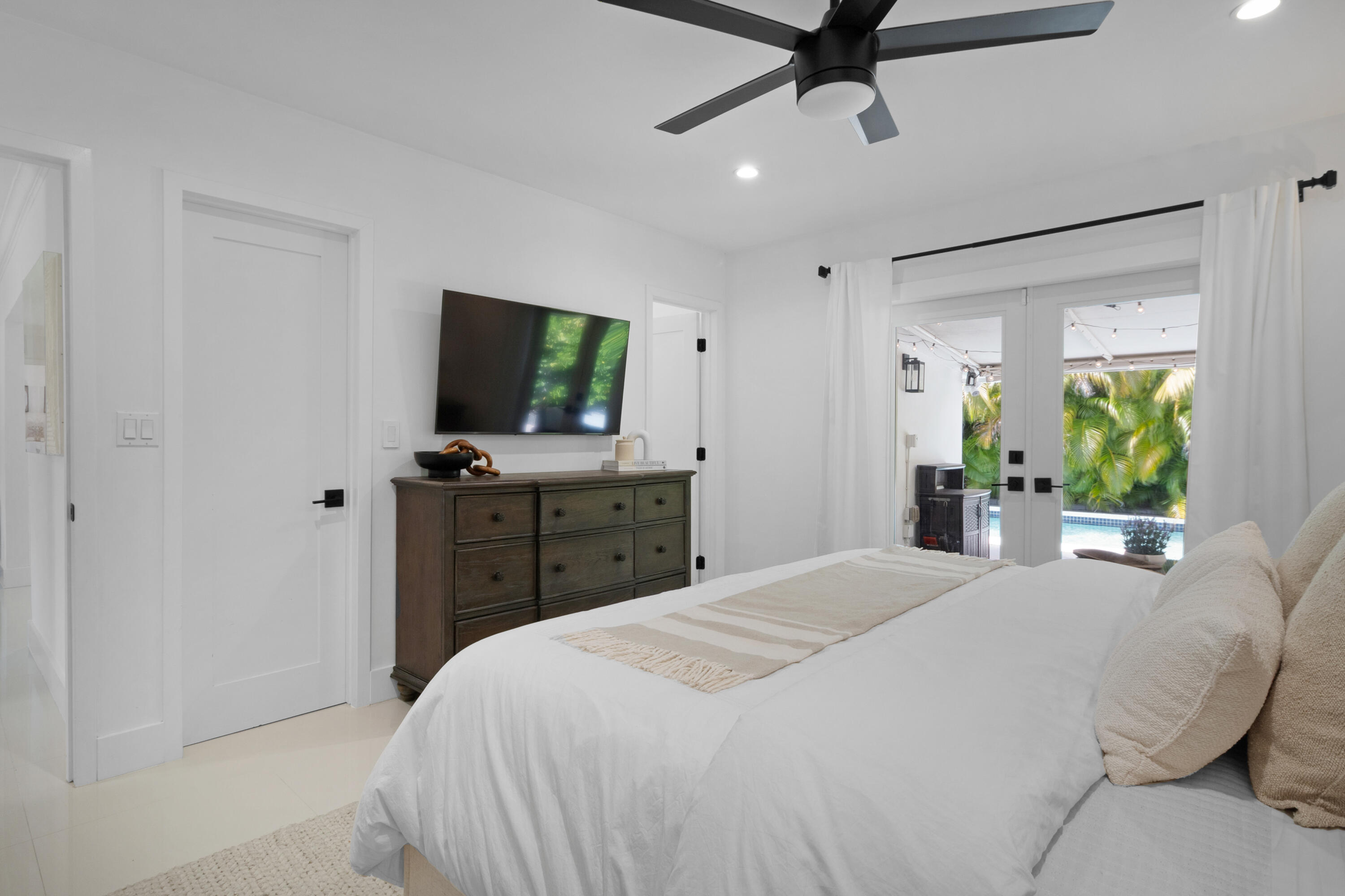 5351 NE 16th Fort Lauderdale, FL 33334