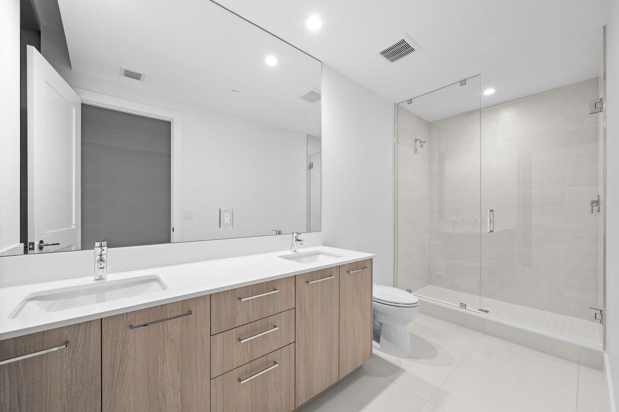 151 N Seabreeze #E1504 Fort Lauderdale, FL 33304