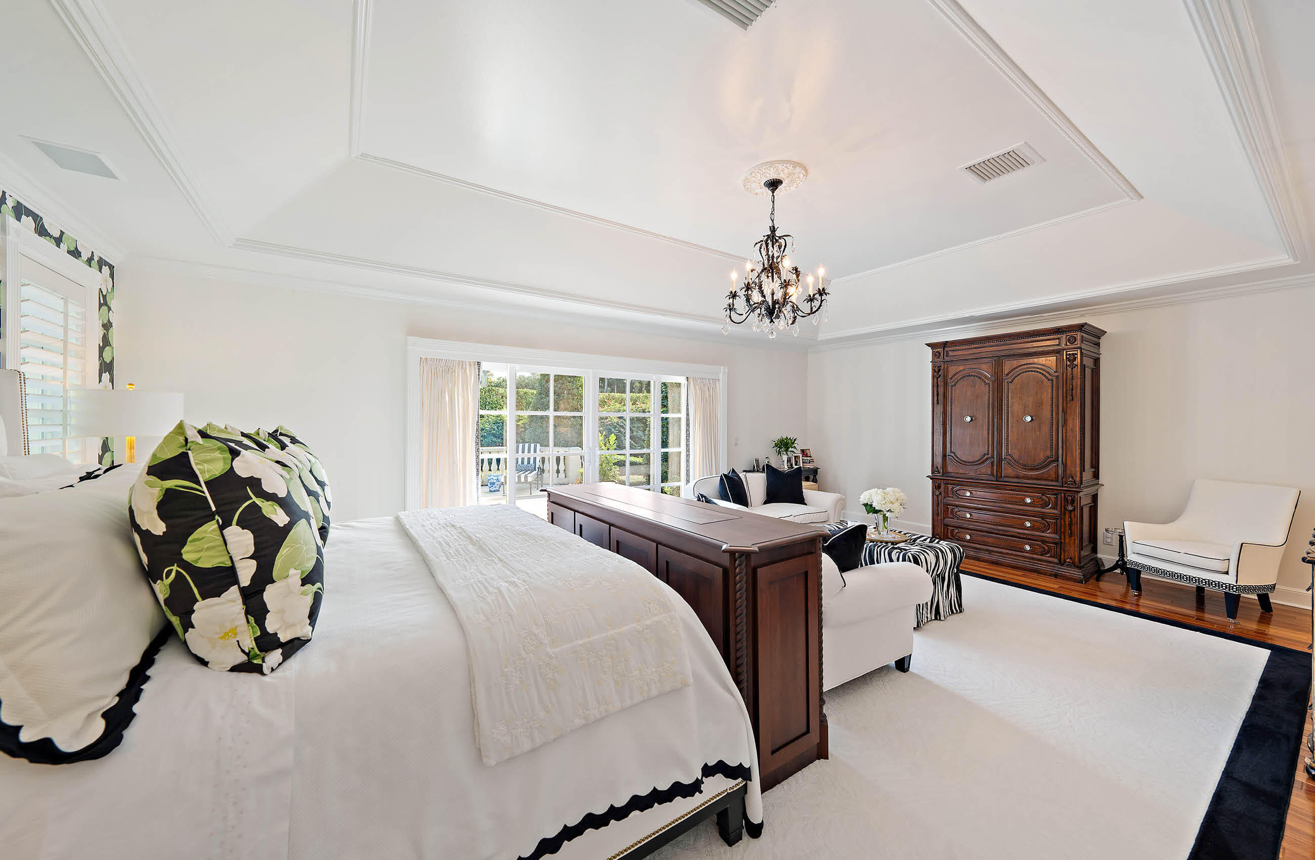 11818 Lost Tree North Palm Beach, FL 33408