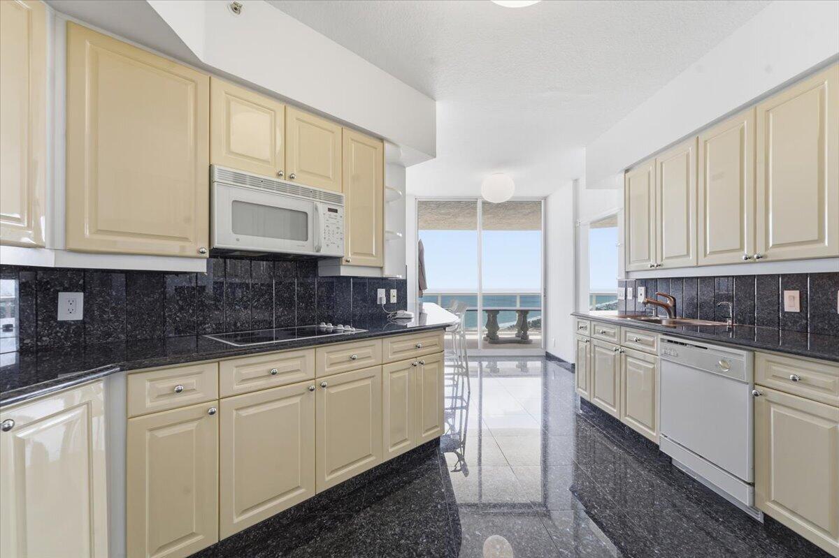 3100 N Ocean #2208 Fort Lauderdale, FL 33308