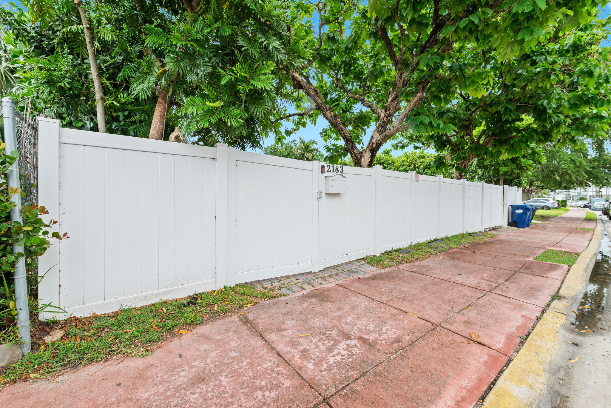 2183 Bay Miami Beach, FL 33141