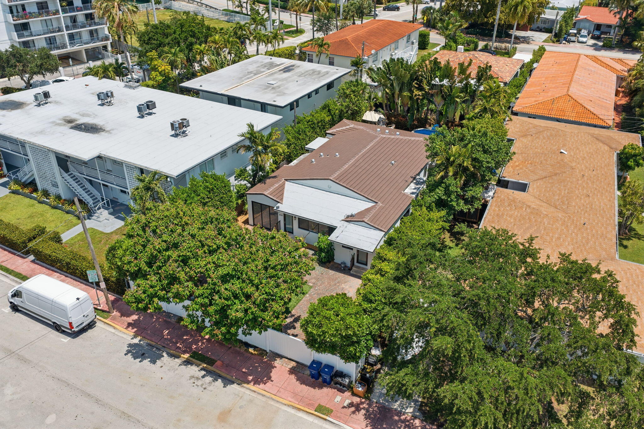 2183 Bay Miami Beach, FL 33141