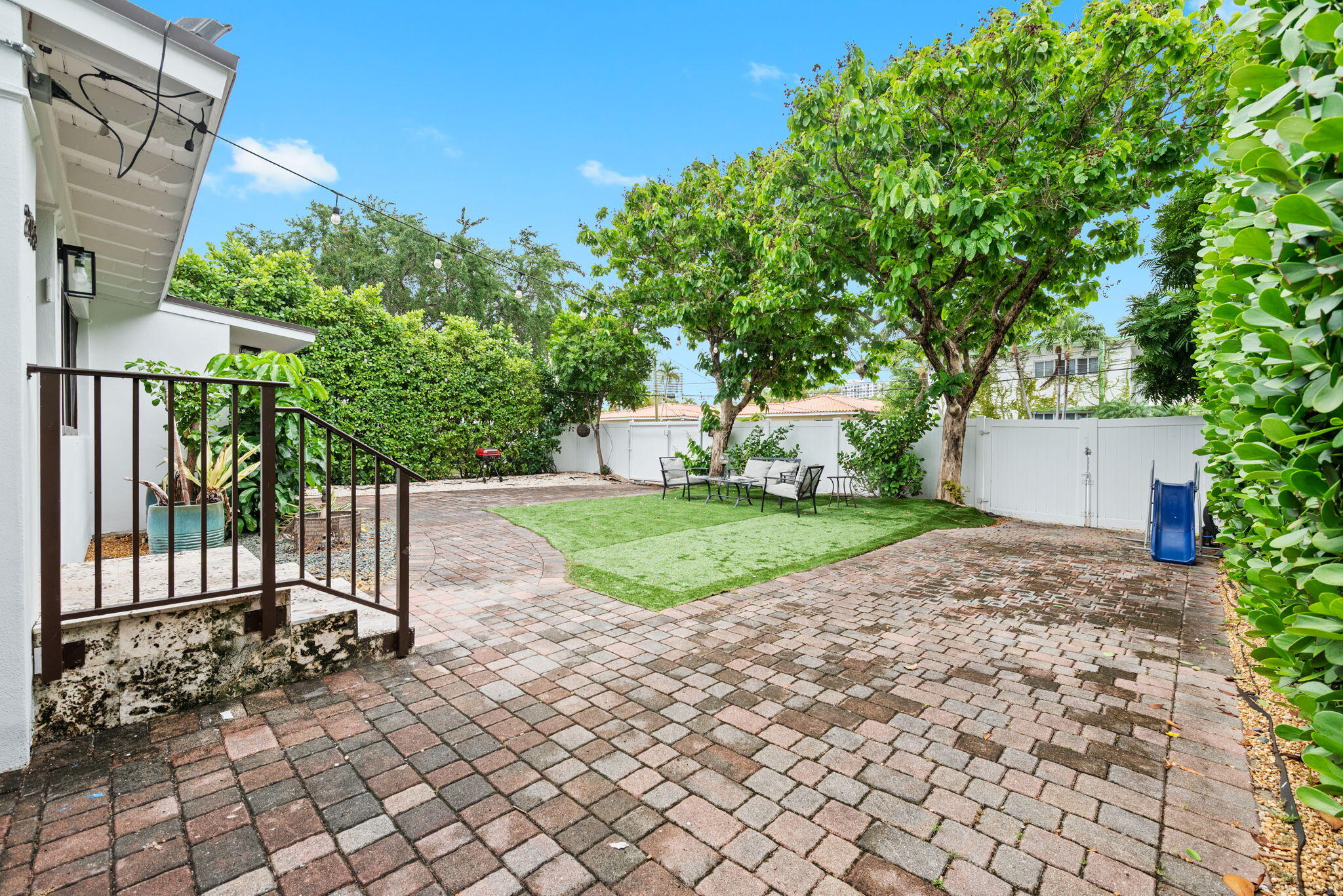 2183 Bay Miami Beach, FL 33141