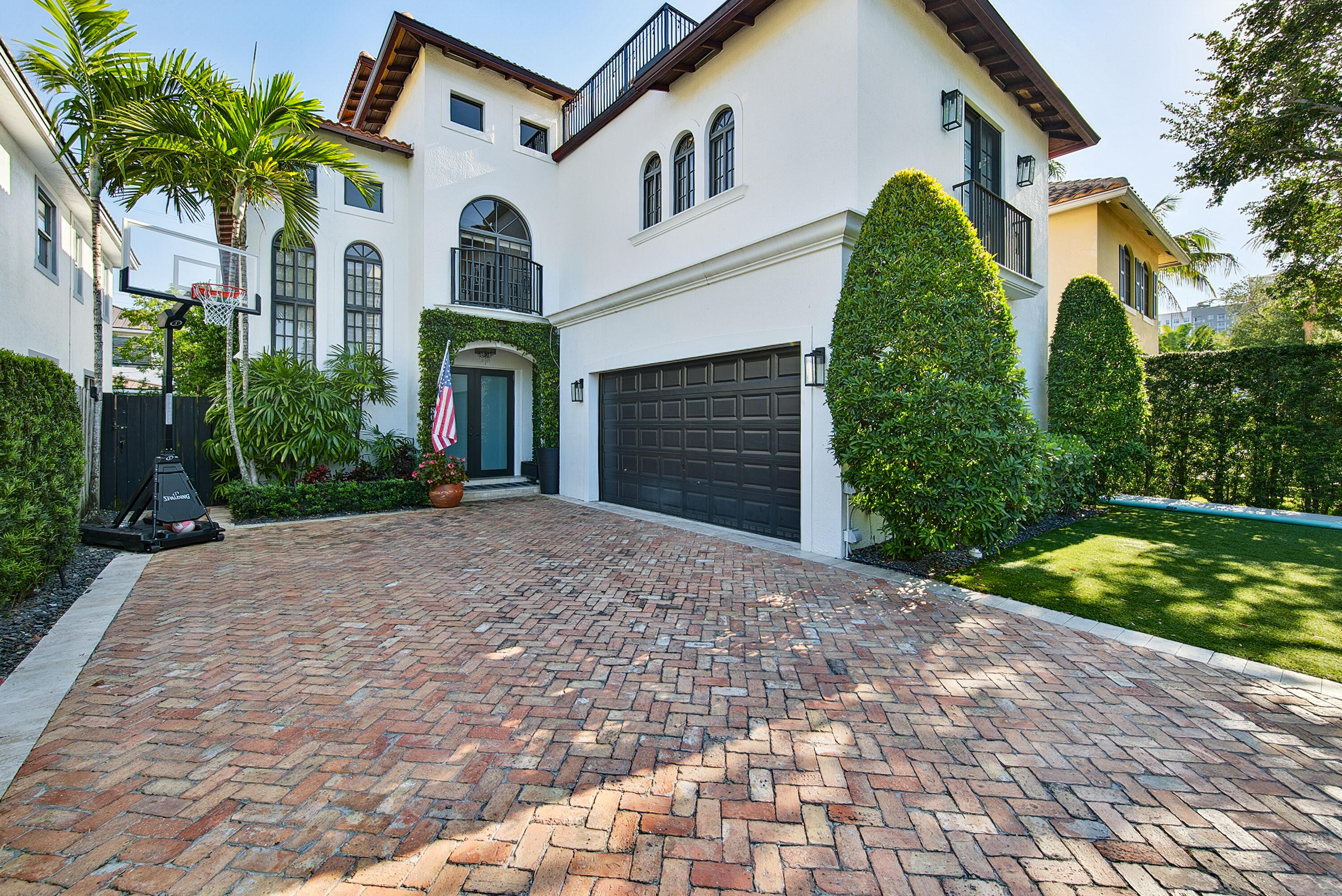 804 N Rio Vis Fort Lauderdale, FL 33301