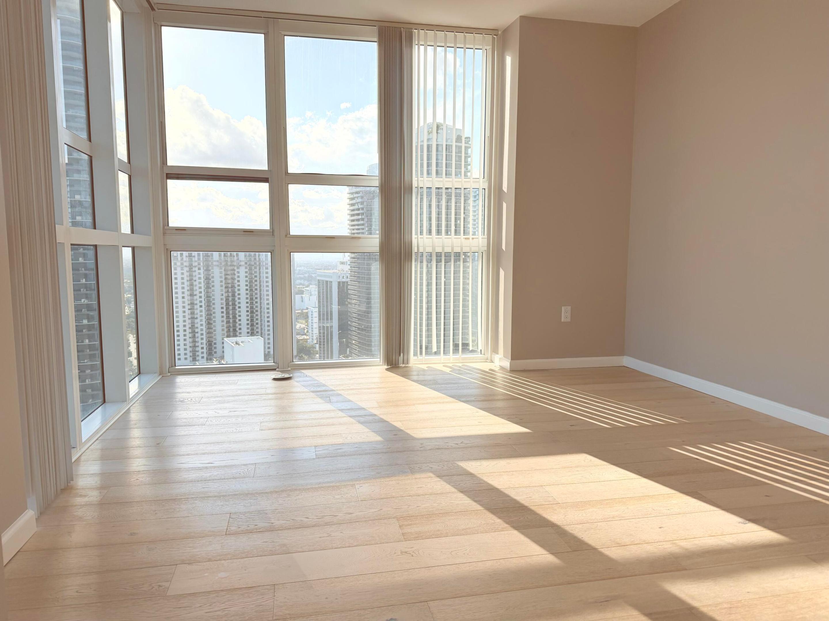 image The Plaza on Brickell West4