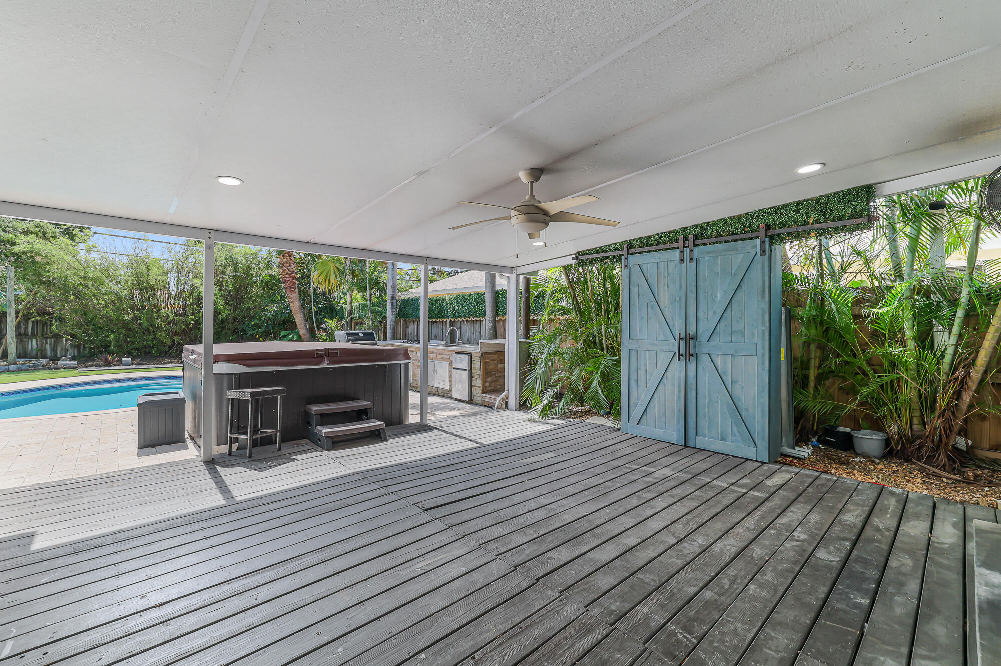 1432 NE 2nd Fort Lauderdale, FL 33304