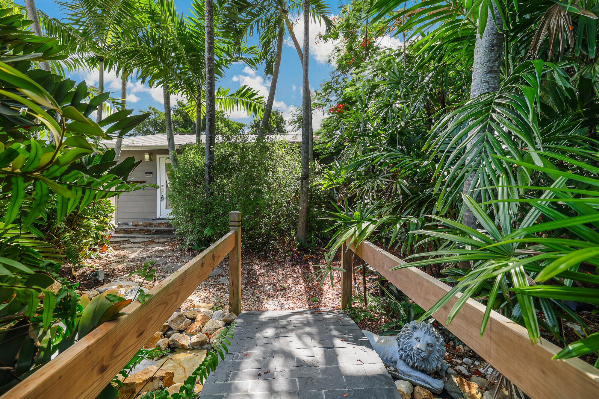 1432 NE 2nd Fort Lauderdale, FL 33304