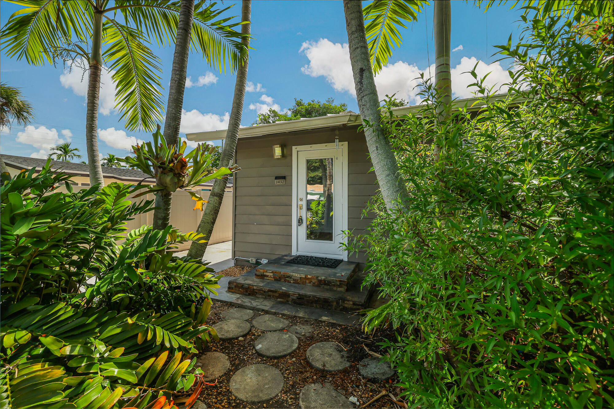 1432 NE 2nd Fort Lauderdale, FL 33304