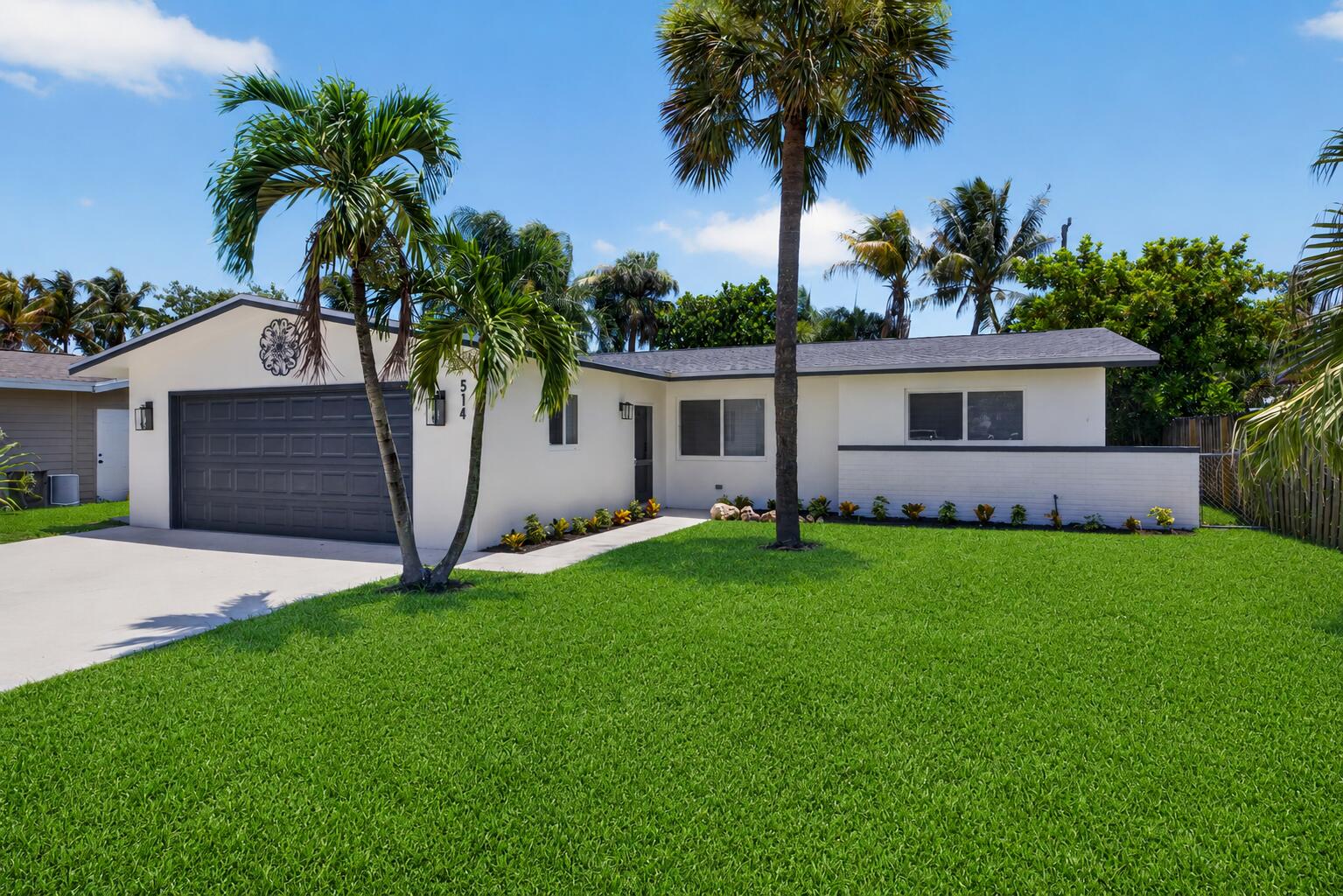 514 Riverside Dr