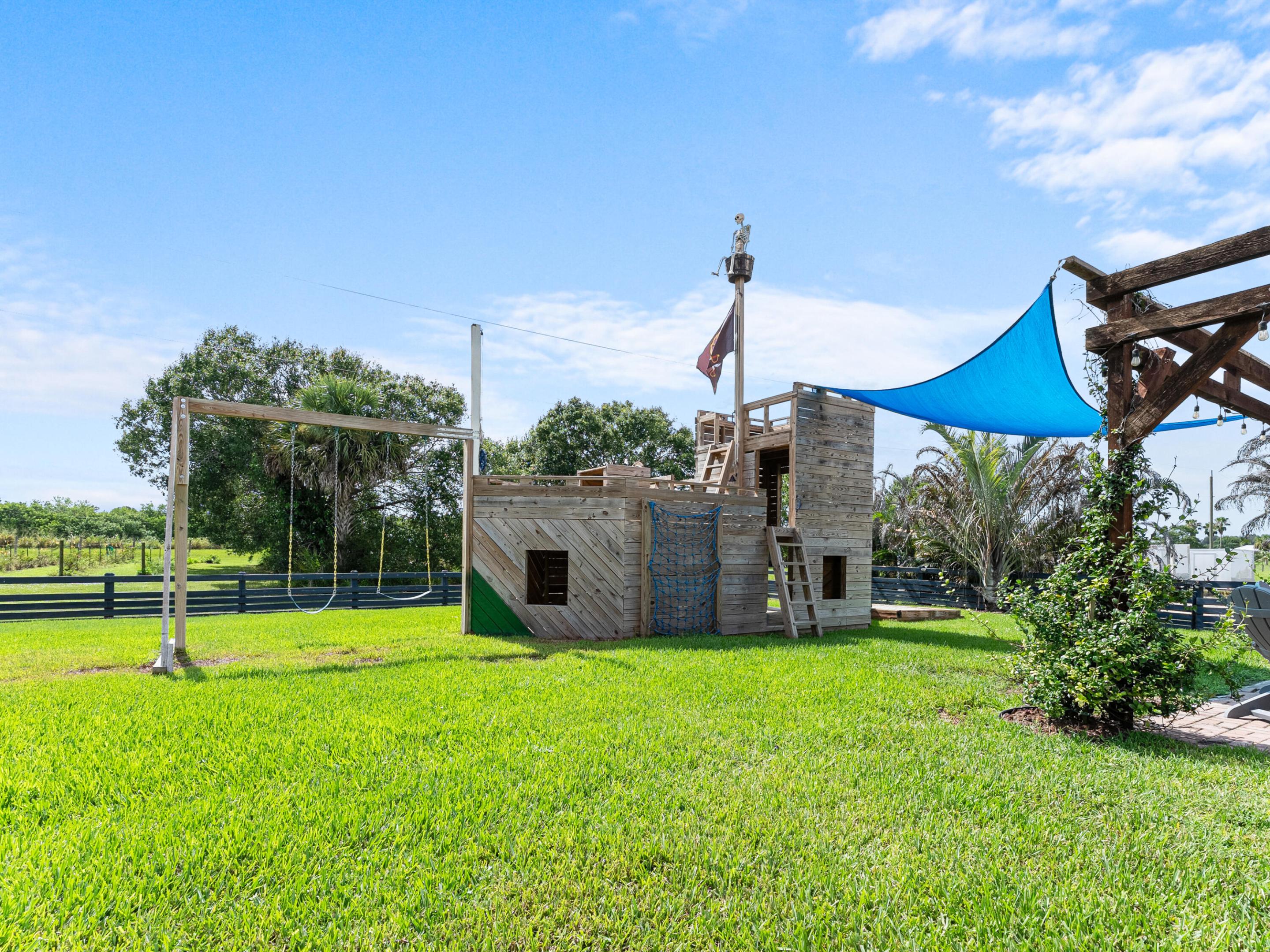 7090 49th St Vero Beach, FL 32967