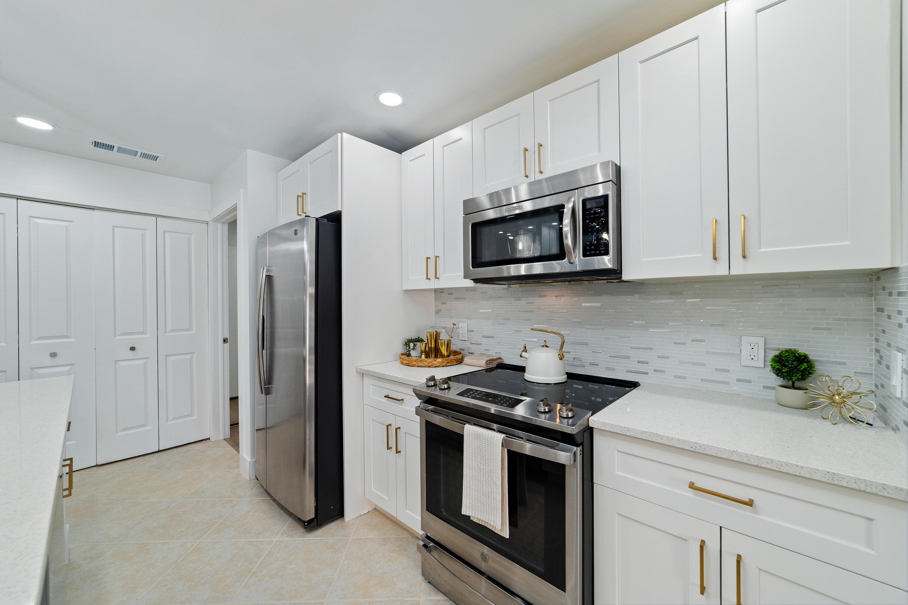 2301 Pin Oak Palm Beach Gardens, FL 33410