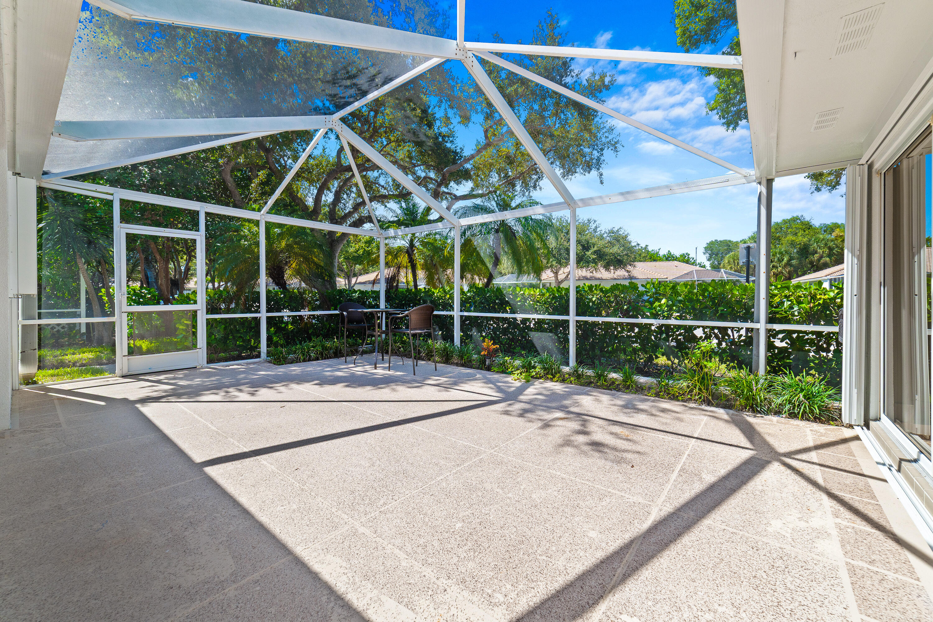 2301 Pin Oak Palm Beach Gardens, FL 33410