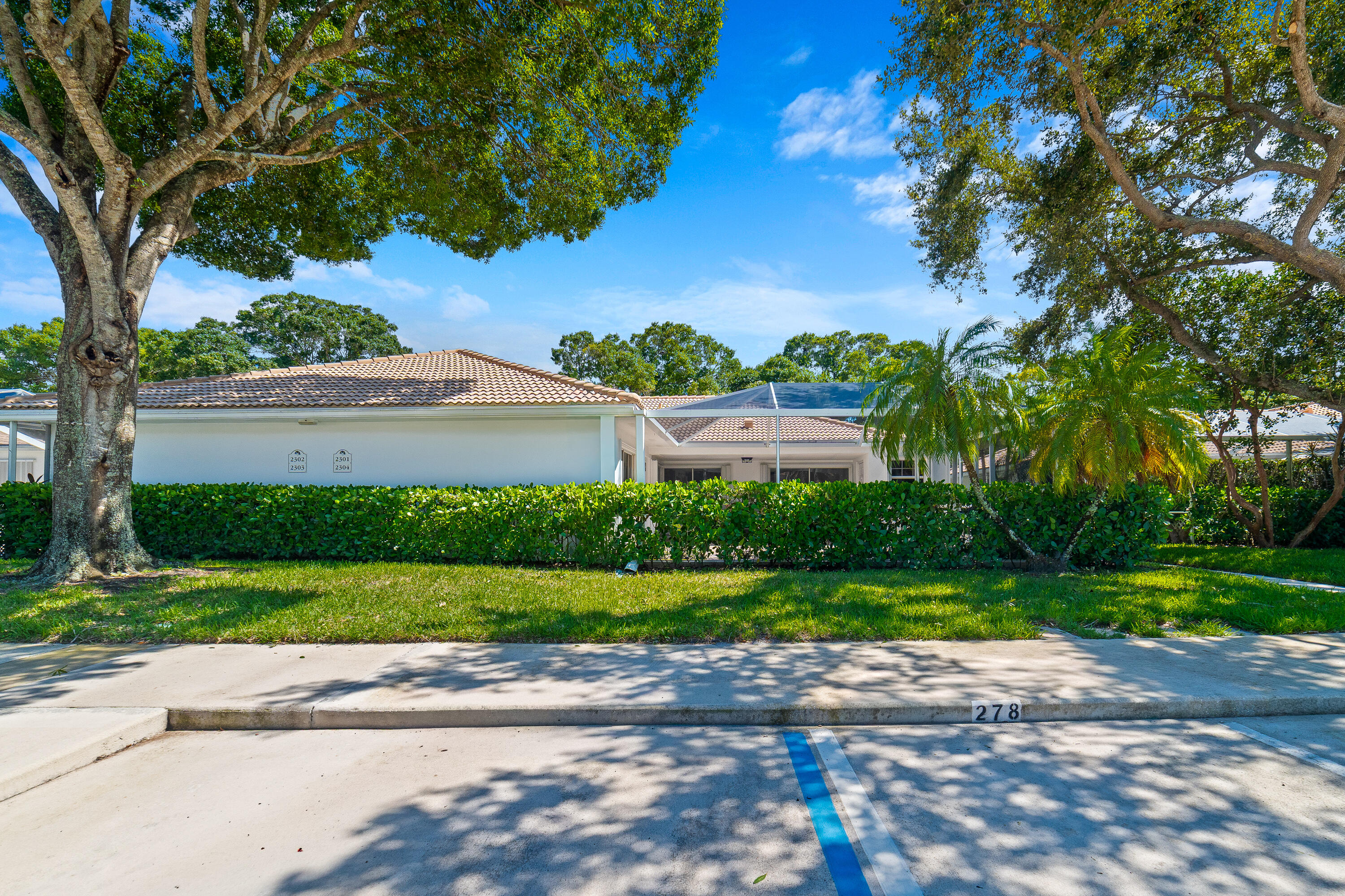 2301 Pin Oak Palm Beach Gardens, FL 33410
