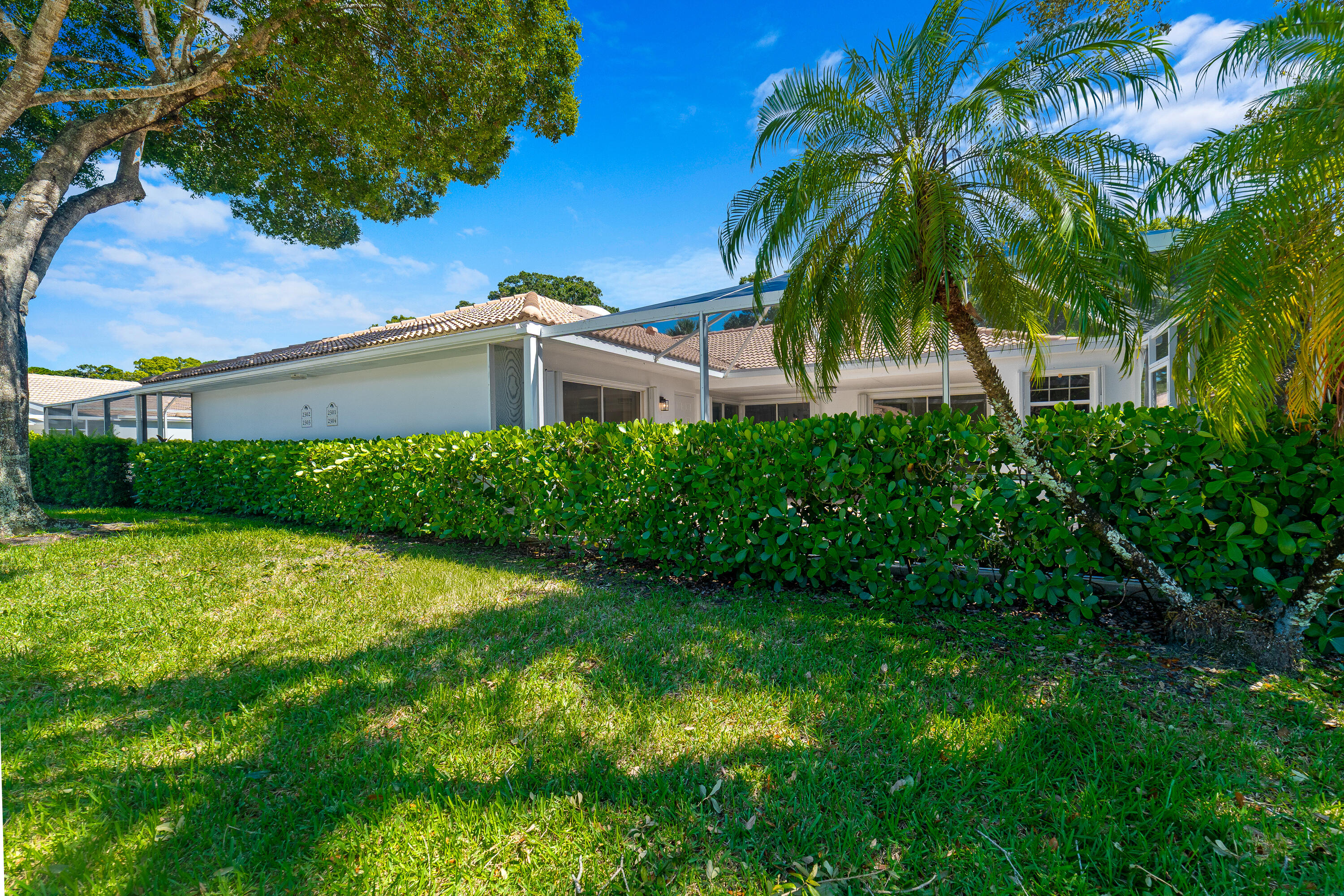2301 Pin Oak Palm Beach Gardens, FL 33410