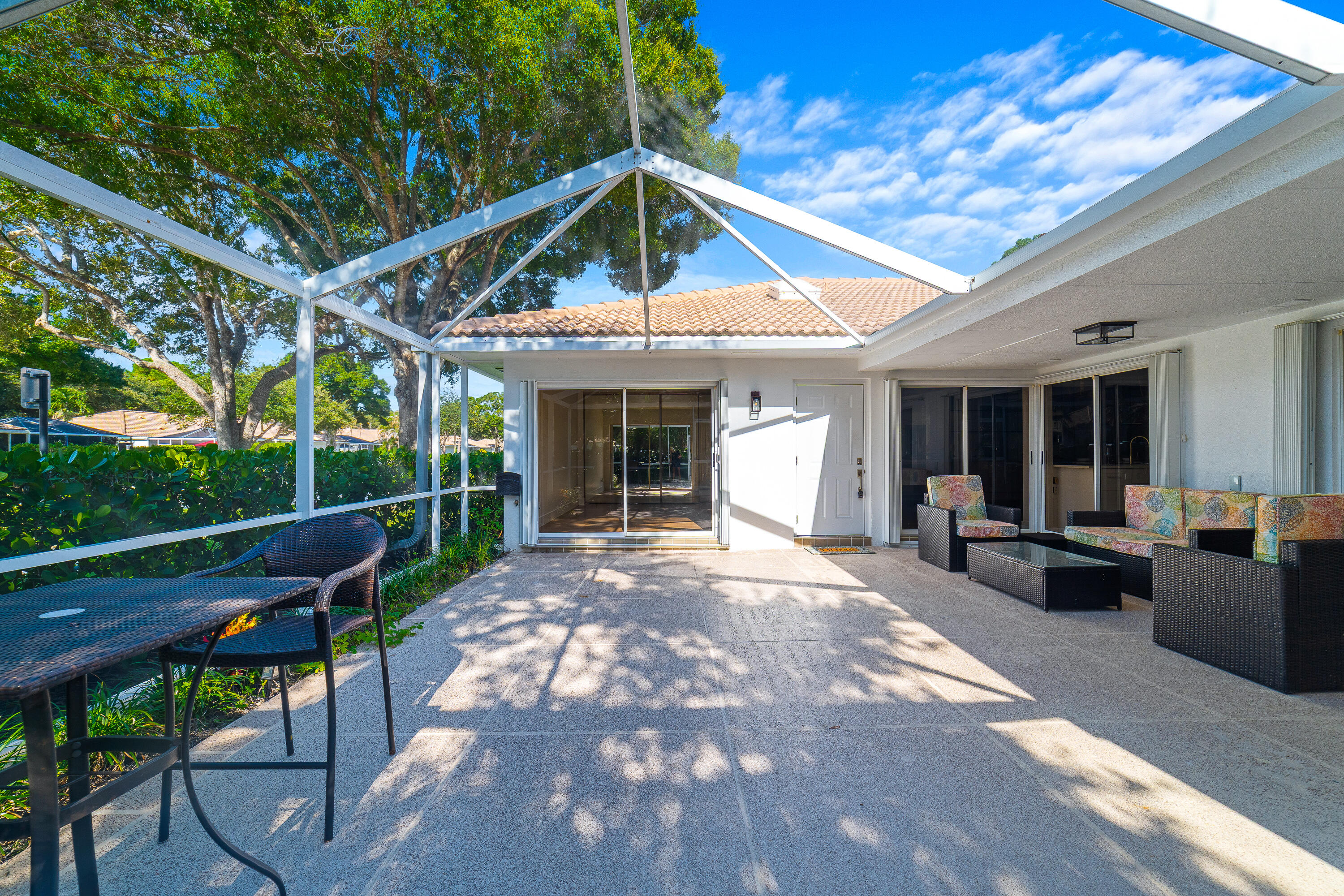 2301 Pin Oak Palm Beach Gardens, FL 33410