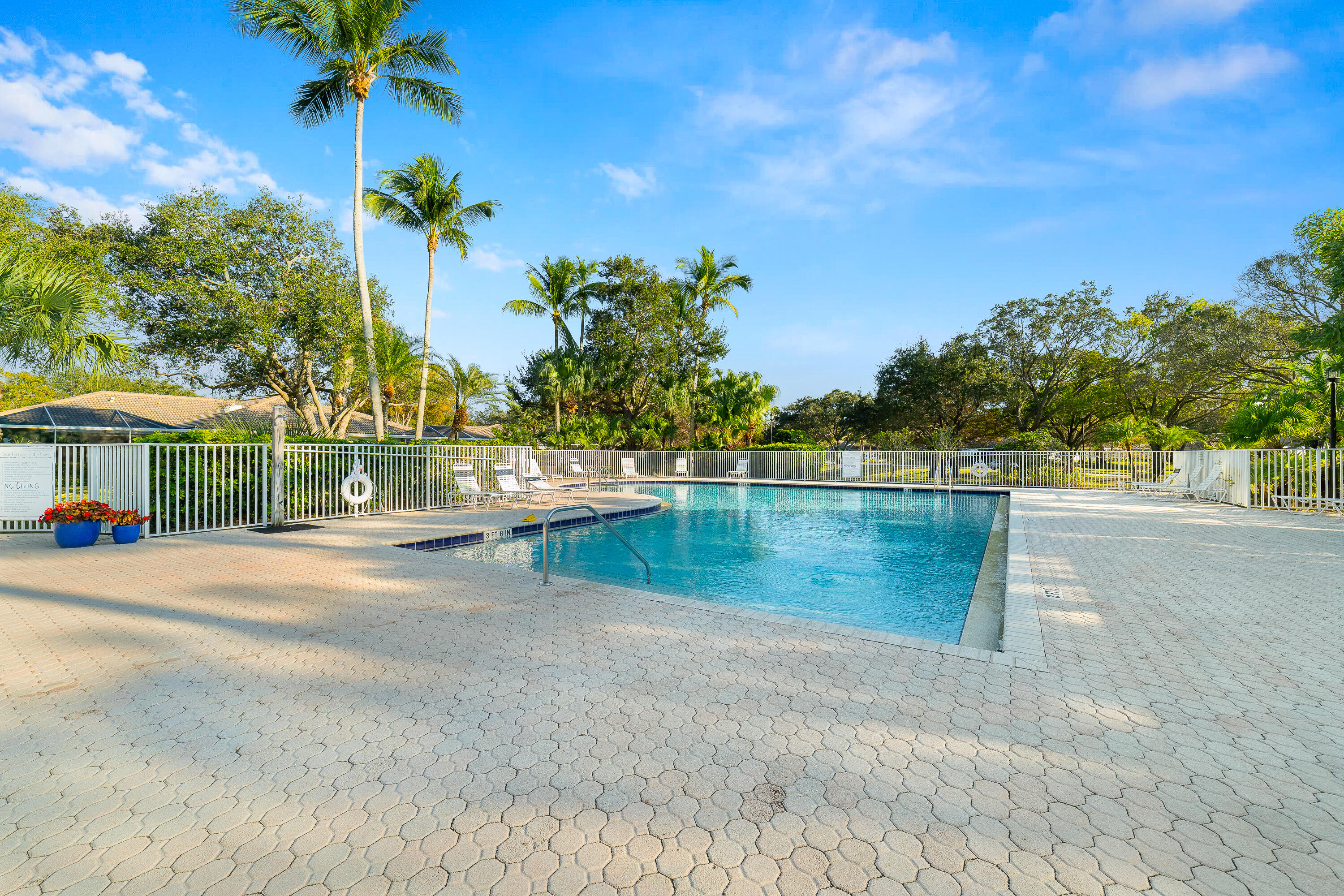 2301 Pin Oak Palm Beach Gardens, FL 33410