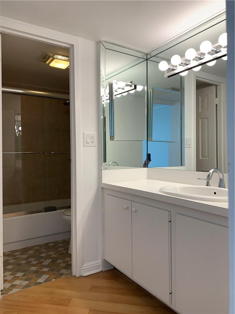 image Arlen House East15