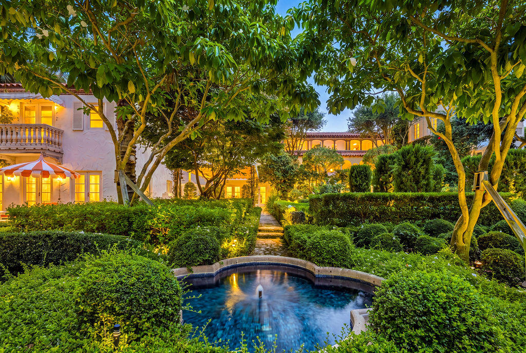 111 Via Del Lago Palm Beach, FL 33480