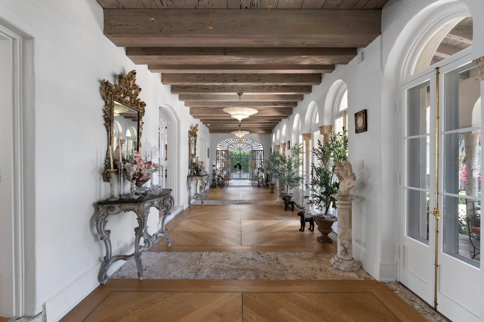 111 Via Del Lago Palm Beach, FL 33480