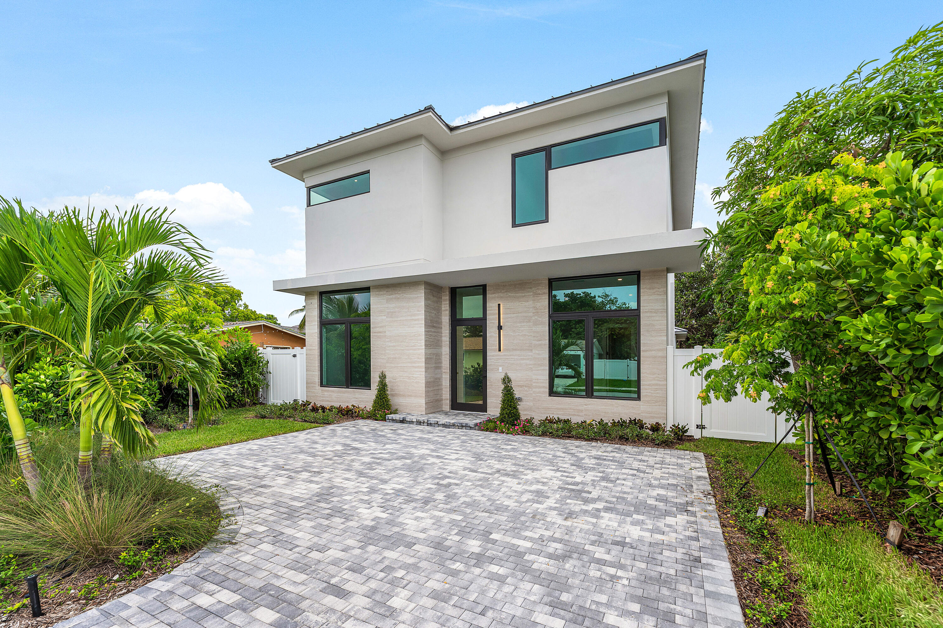 309 SE 6th St