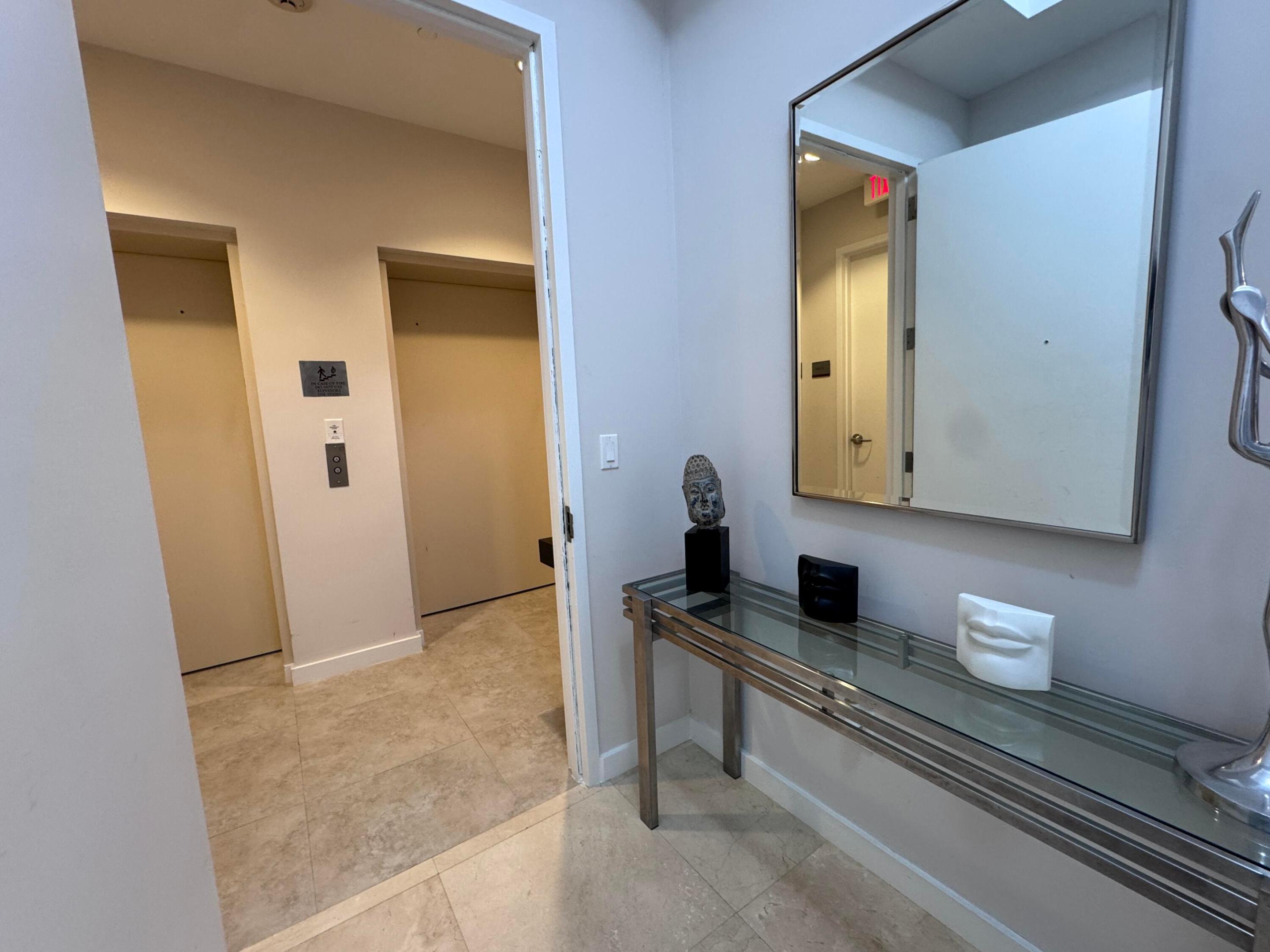 image Trump Tower I8