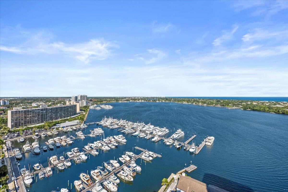 100 Lakeshore Dr #2156