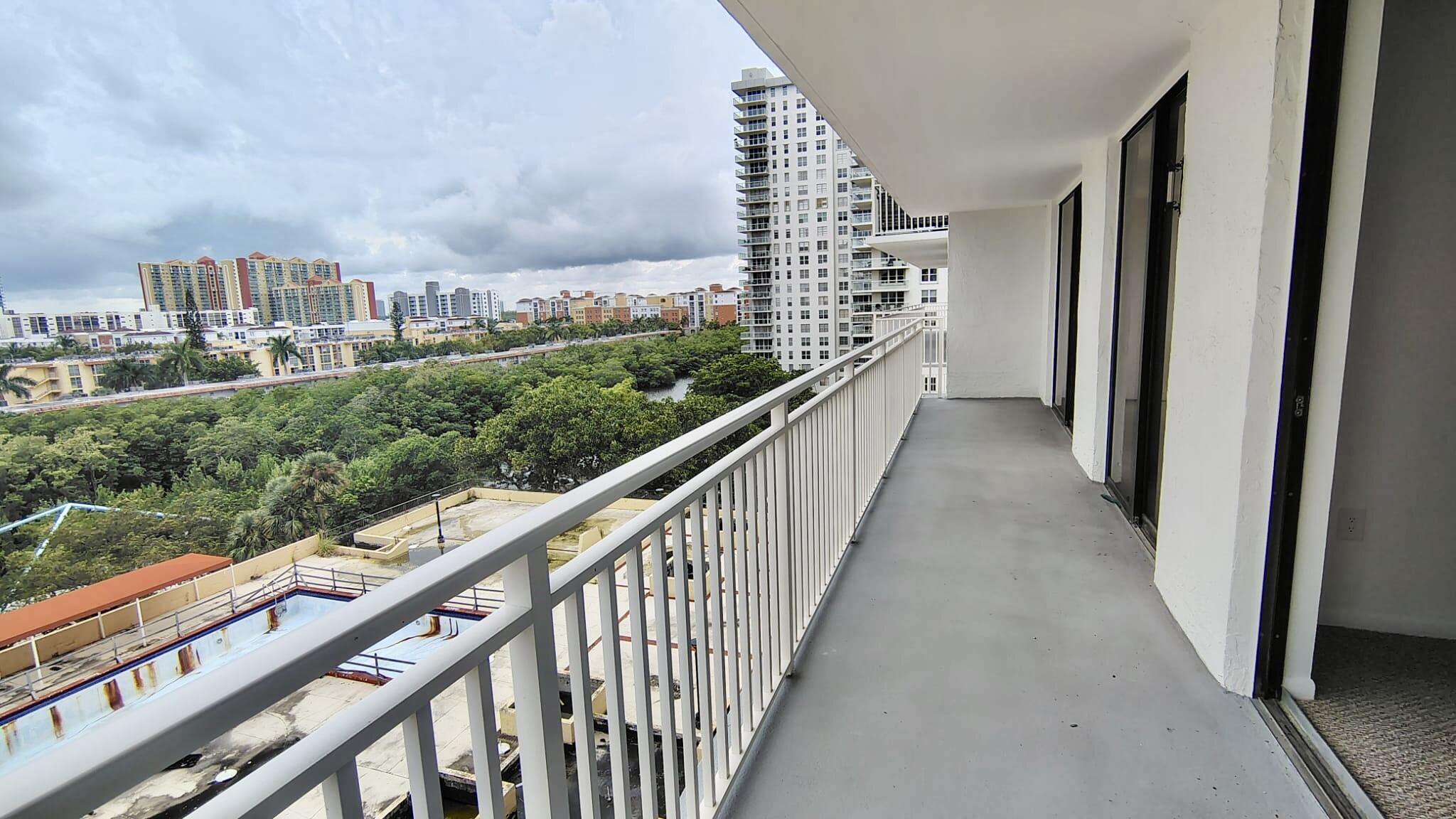 image Winston Towers 6001