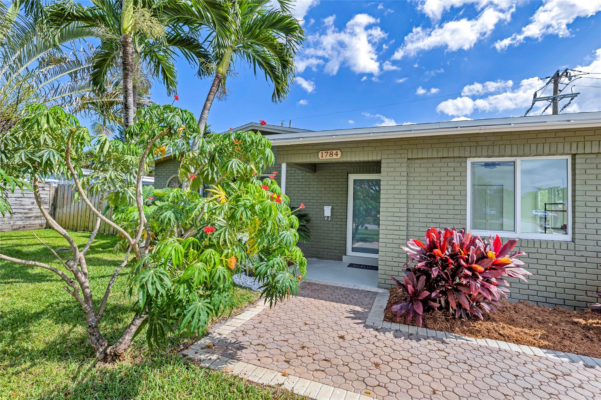 1784 NW 39th St