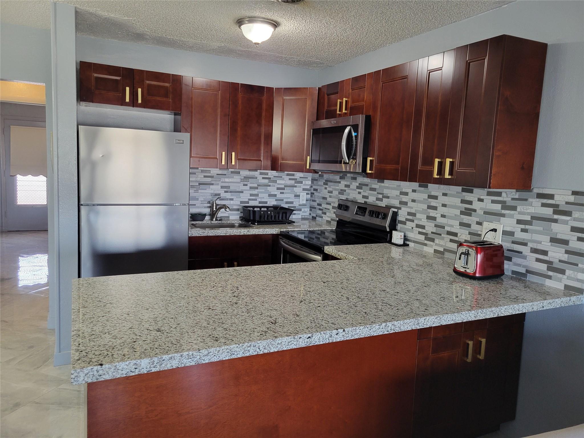 800 SW 11th Ave #17,Hallandale Beach, FL 33009